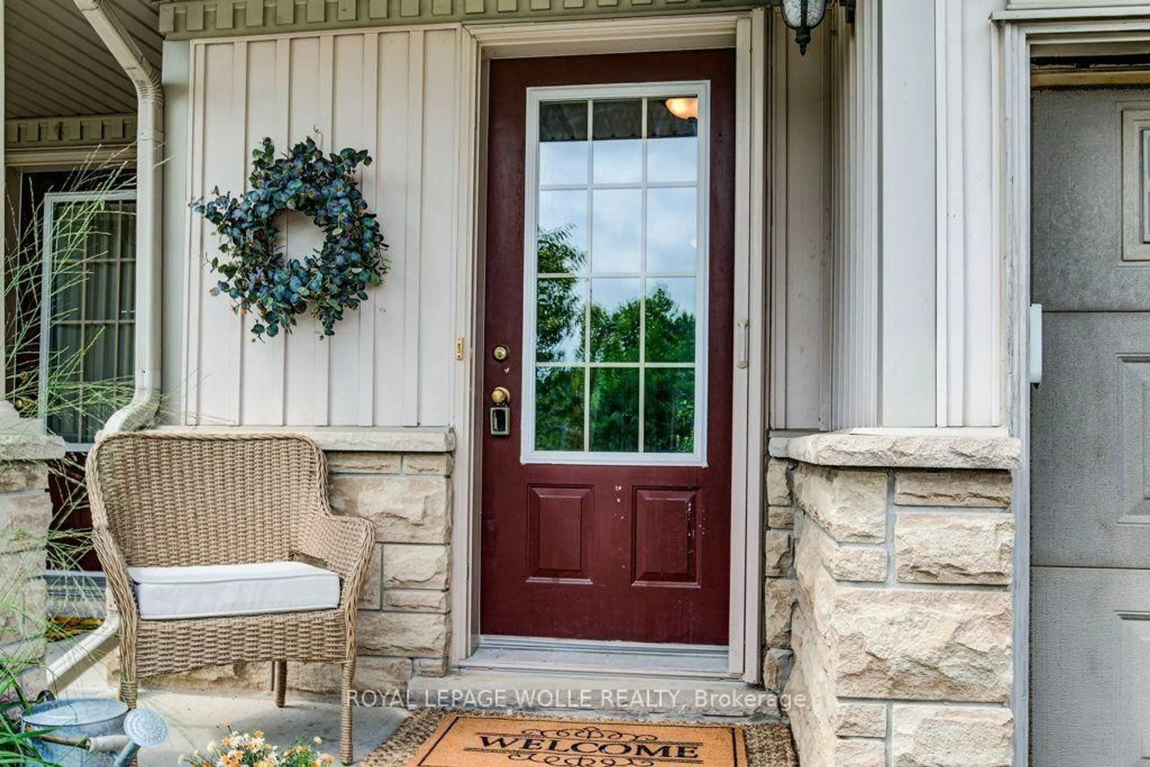 Indoor entryway for 175 David Bergey Dr #P86, Kitchener Ontario N2E 4H6