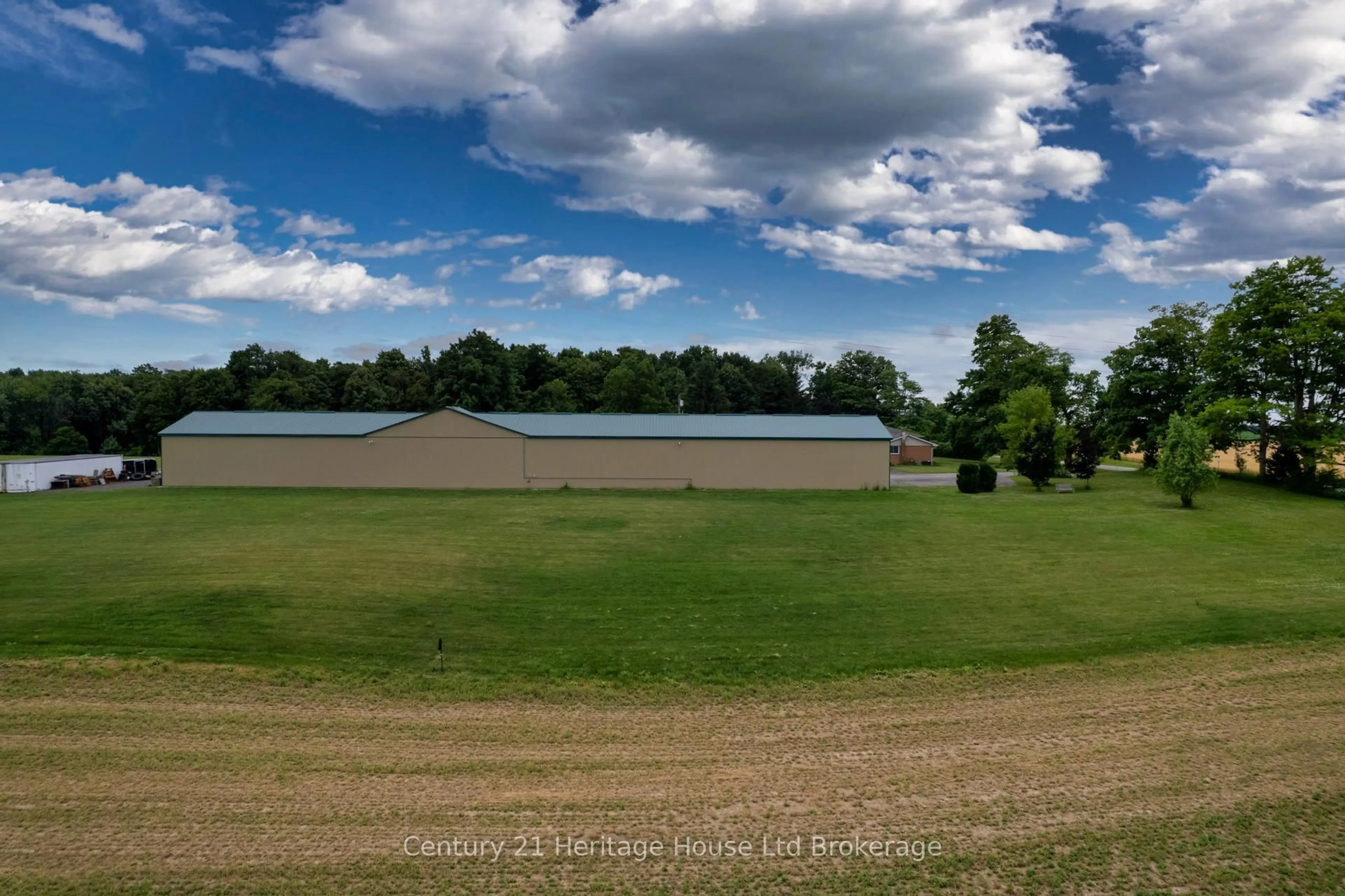 A pic from outside/outdoor area/front of a property/back of a property/a pic from drone, unknown for 3208-3214 Pigram Line, South-West Oxford Ontario N0J 1W0