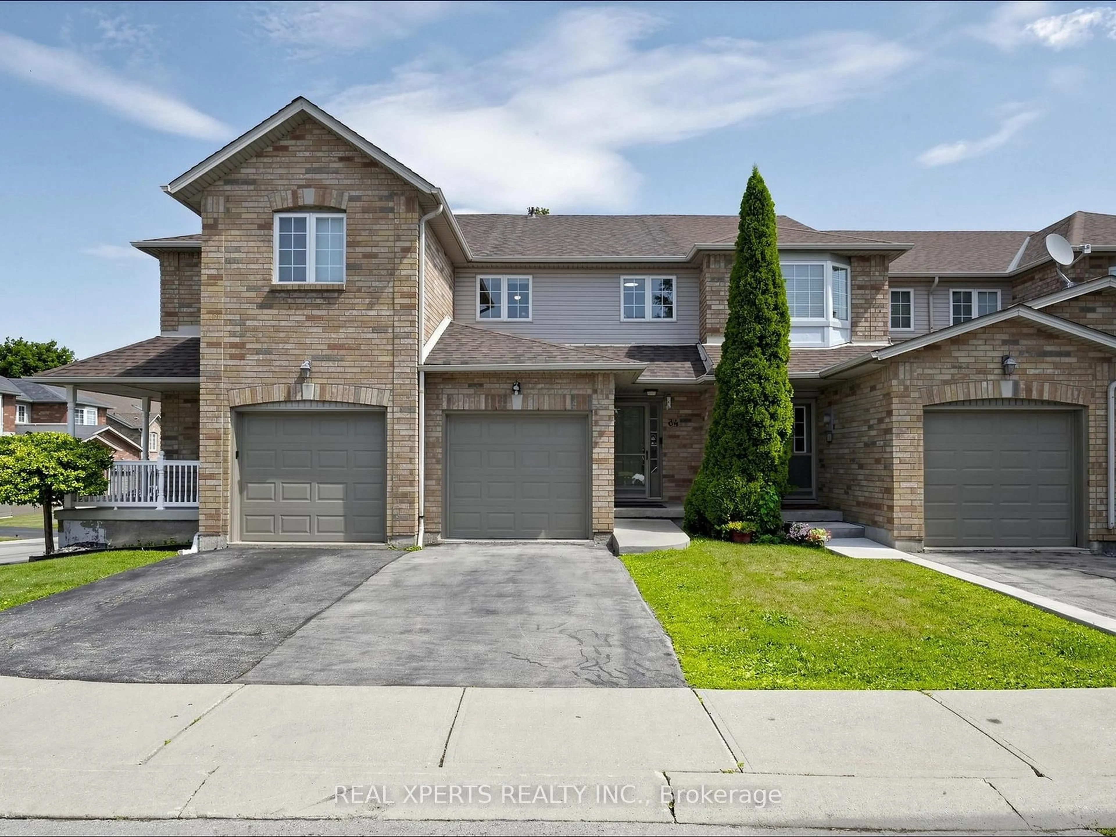 Home with brick exterior material, street for 346 Highland Rd #34, Hamilton Ontario L8J 3T3