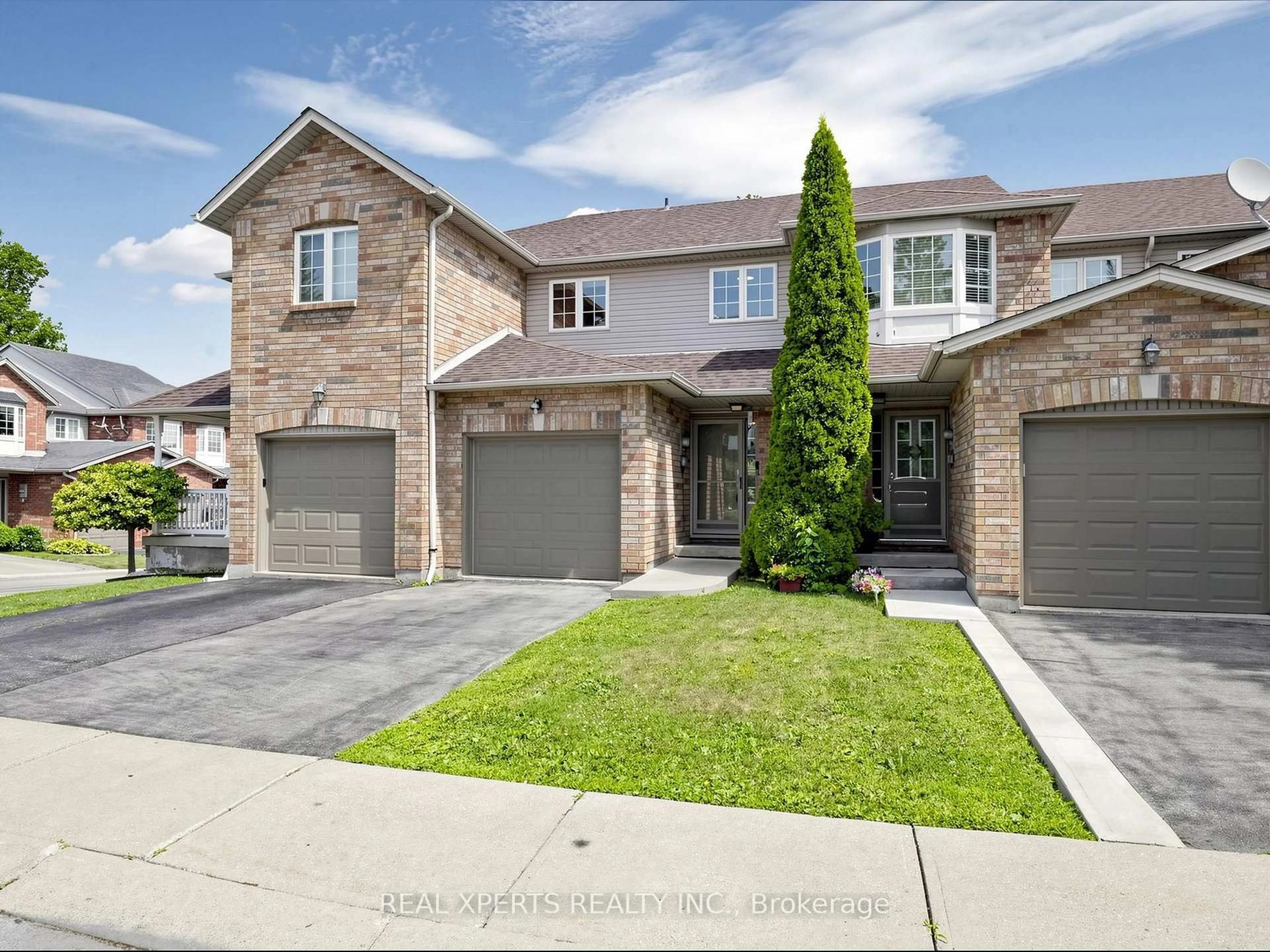 Home with brick exterior material, street for 346 Highland Rd #34, Hamilton Ontario L8J 3T3