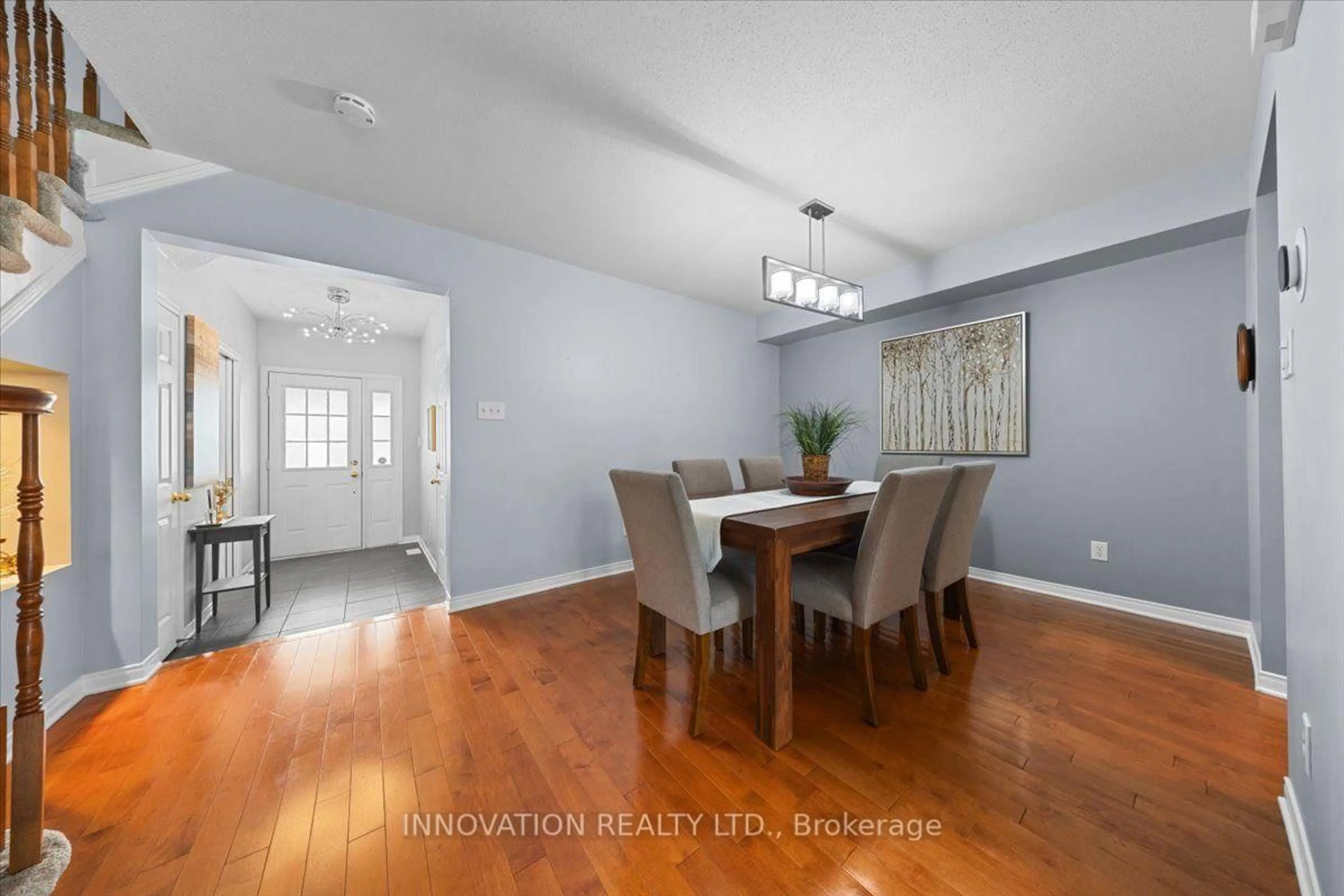 Dining room, wood/laminate floor for 195 Golflinks Dr, Ottawa Ontario K2J 5M8