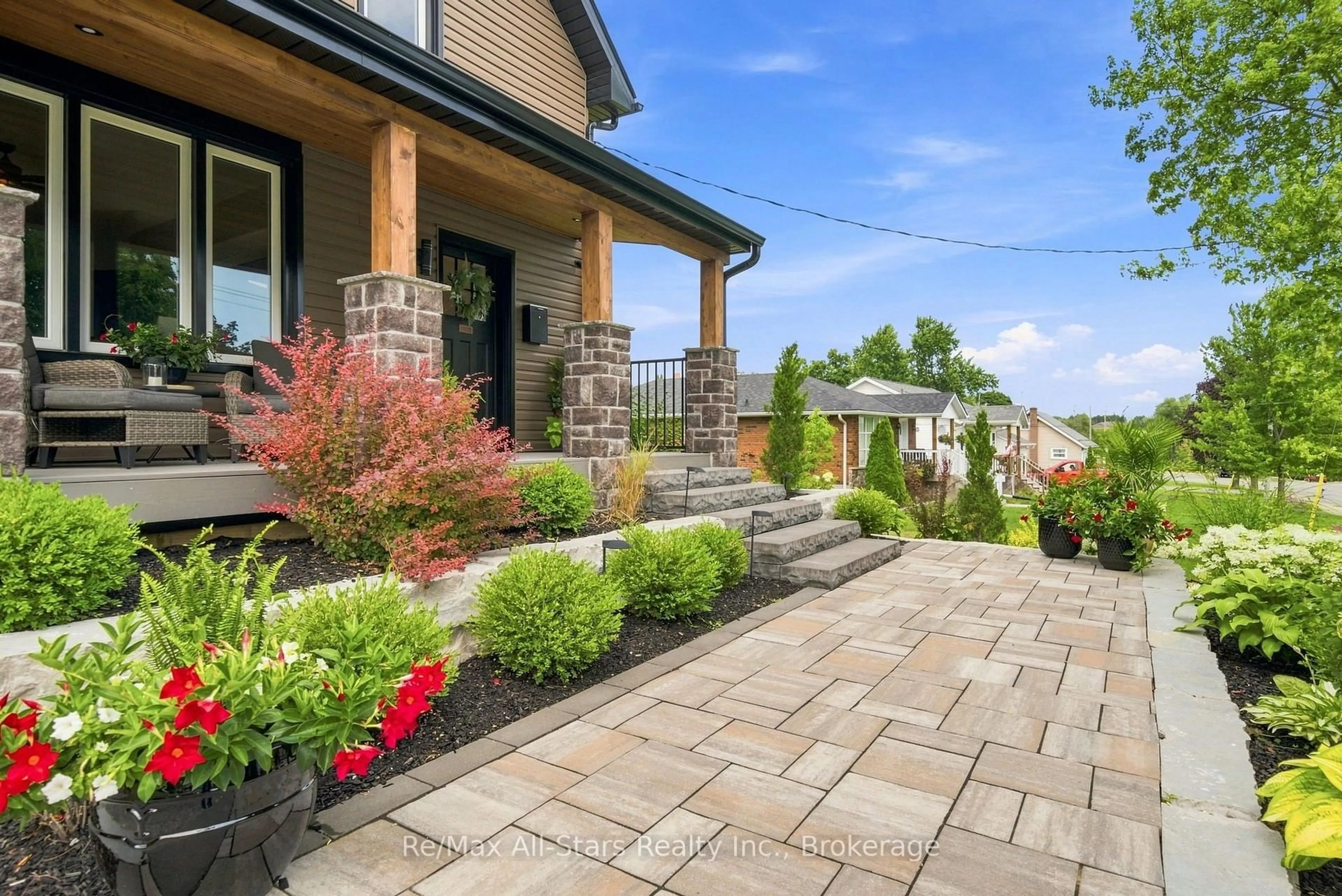 Patio, unknown for 20 Mary St, Kawartha Lakes Ontario K9V 1V3