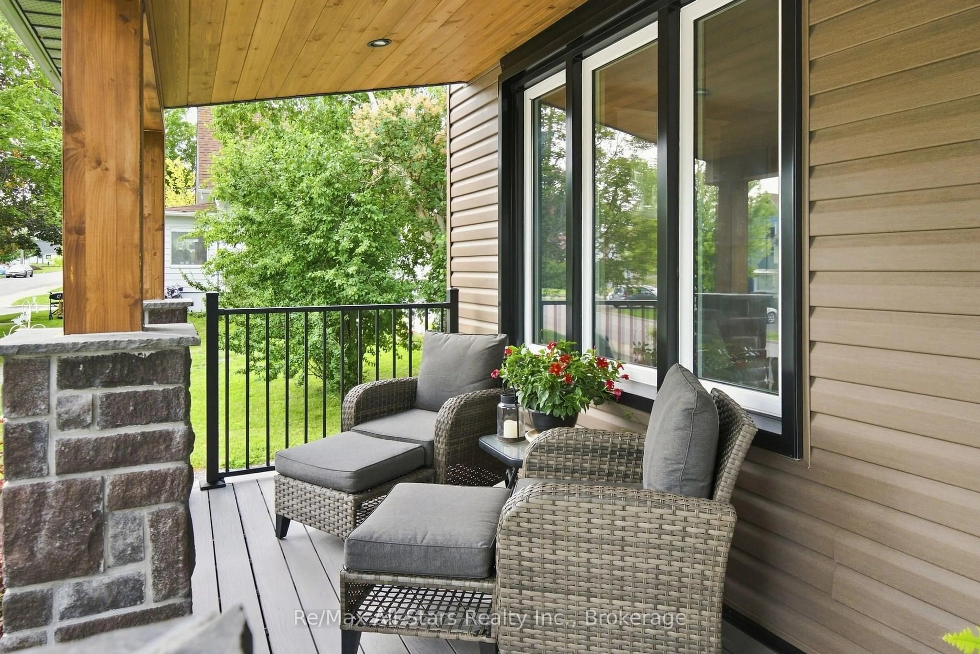 Patio, unknown for 20 Mary St, Kawartha Lakes Ontario K9V 1V3