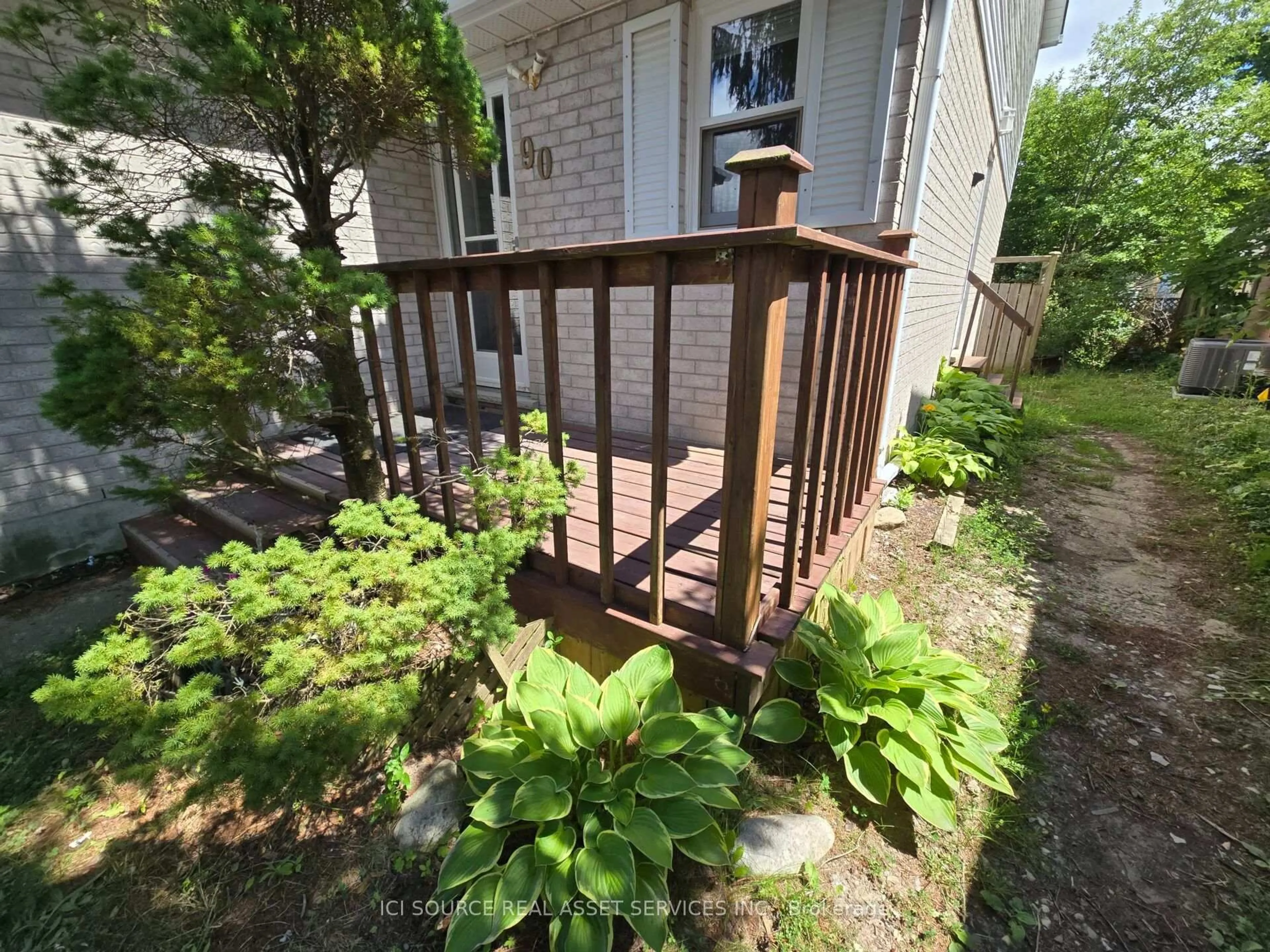Patio, street for 90 Cole Rd, Guelph Ontario N1G 4S3