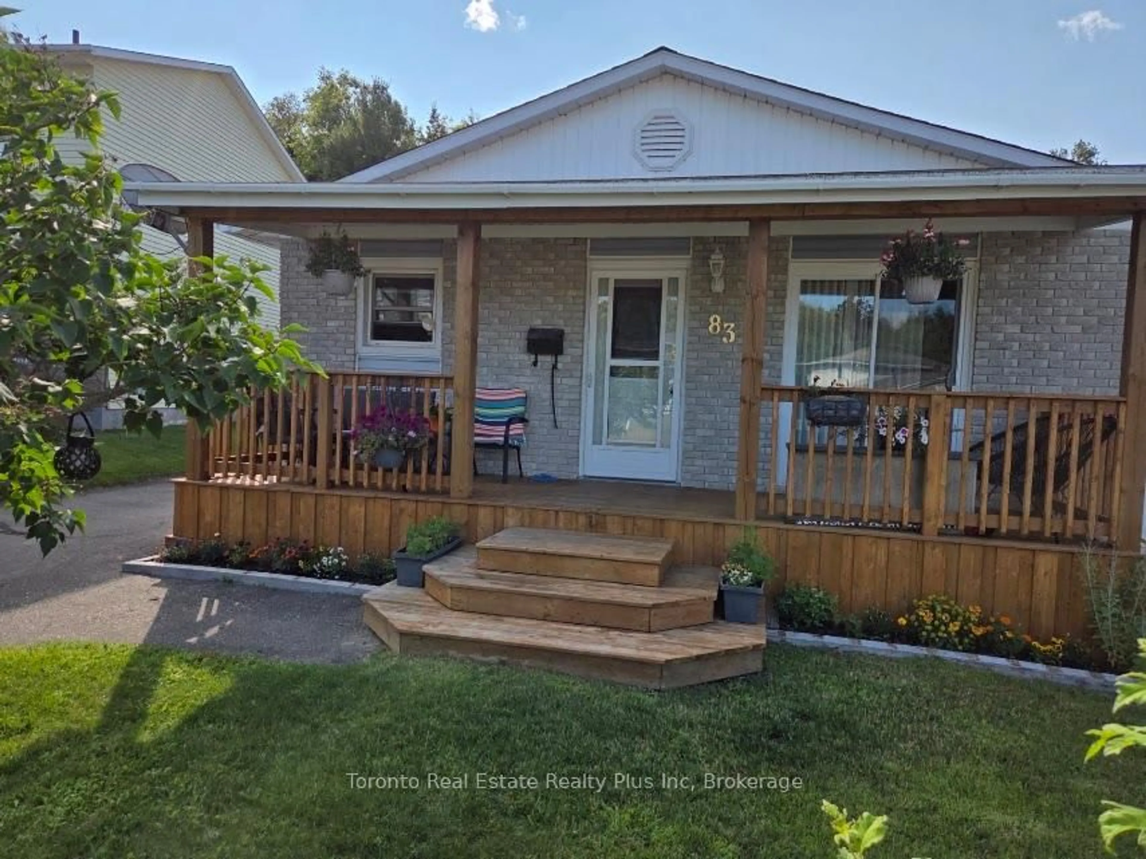 Home with vinyl exterior material, street for 83 Laurier Rd, Elliot Lake Ontario P5A 2T9
