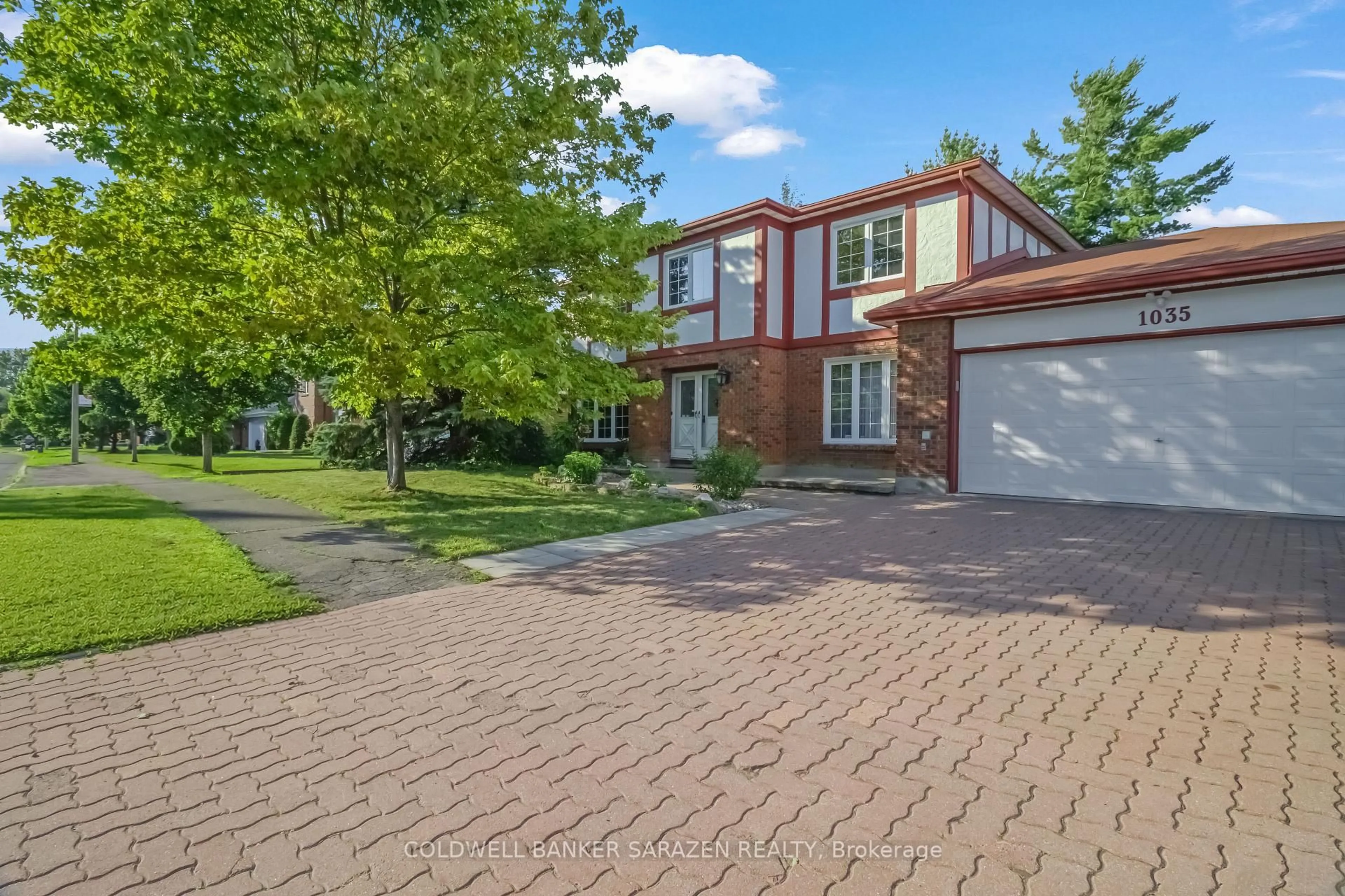 A pic from outside/outdoor area/front of a property/back of a property/a pic from drone, street for 1035 PLANTE Dr, Ottawa Ontario K1V 9E5