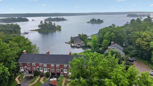 25 Country Club Pl, Brockville 2