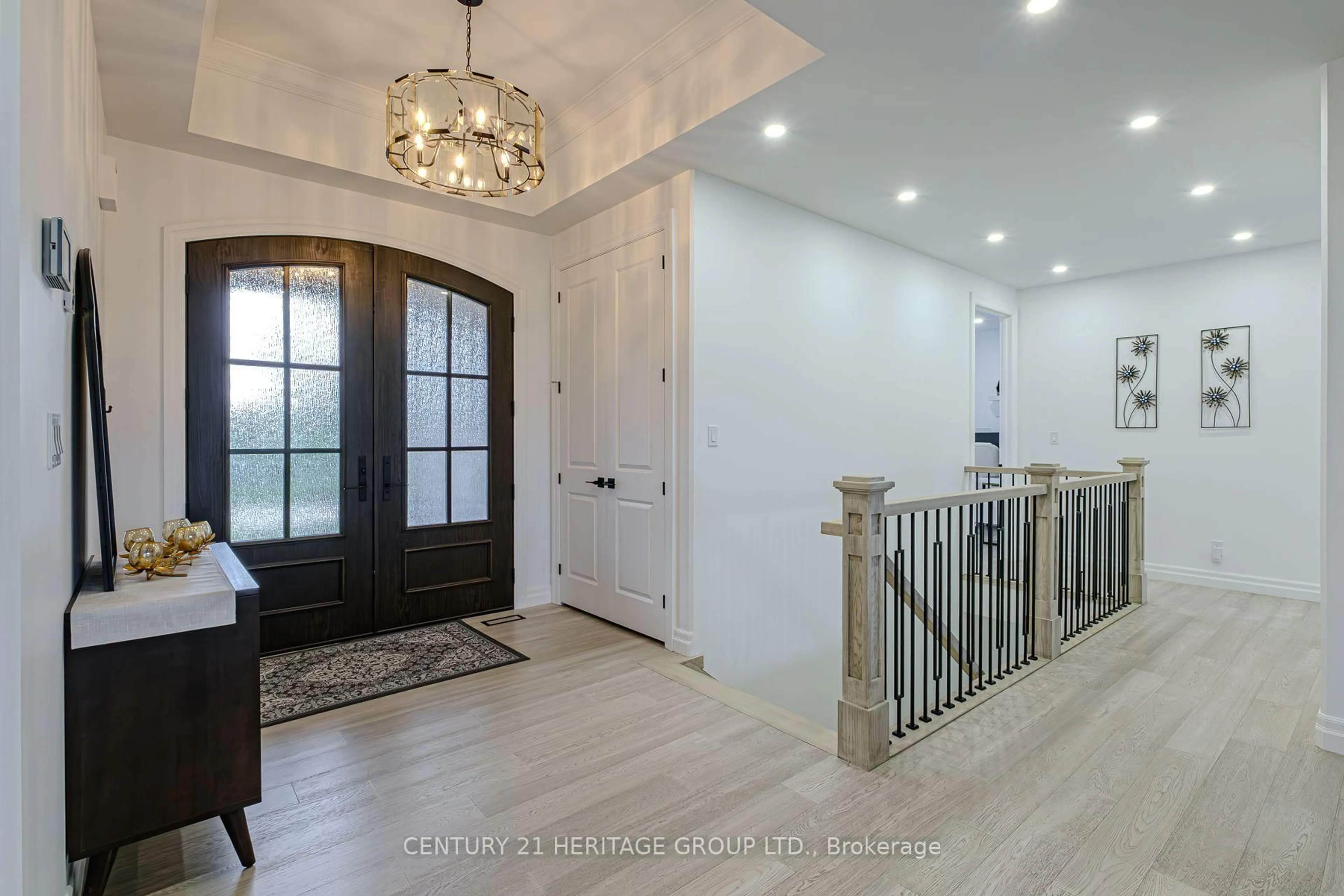 Indoor entryway for 18 Bannister St, Brant Ontario N0E 1L0