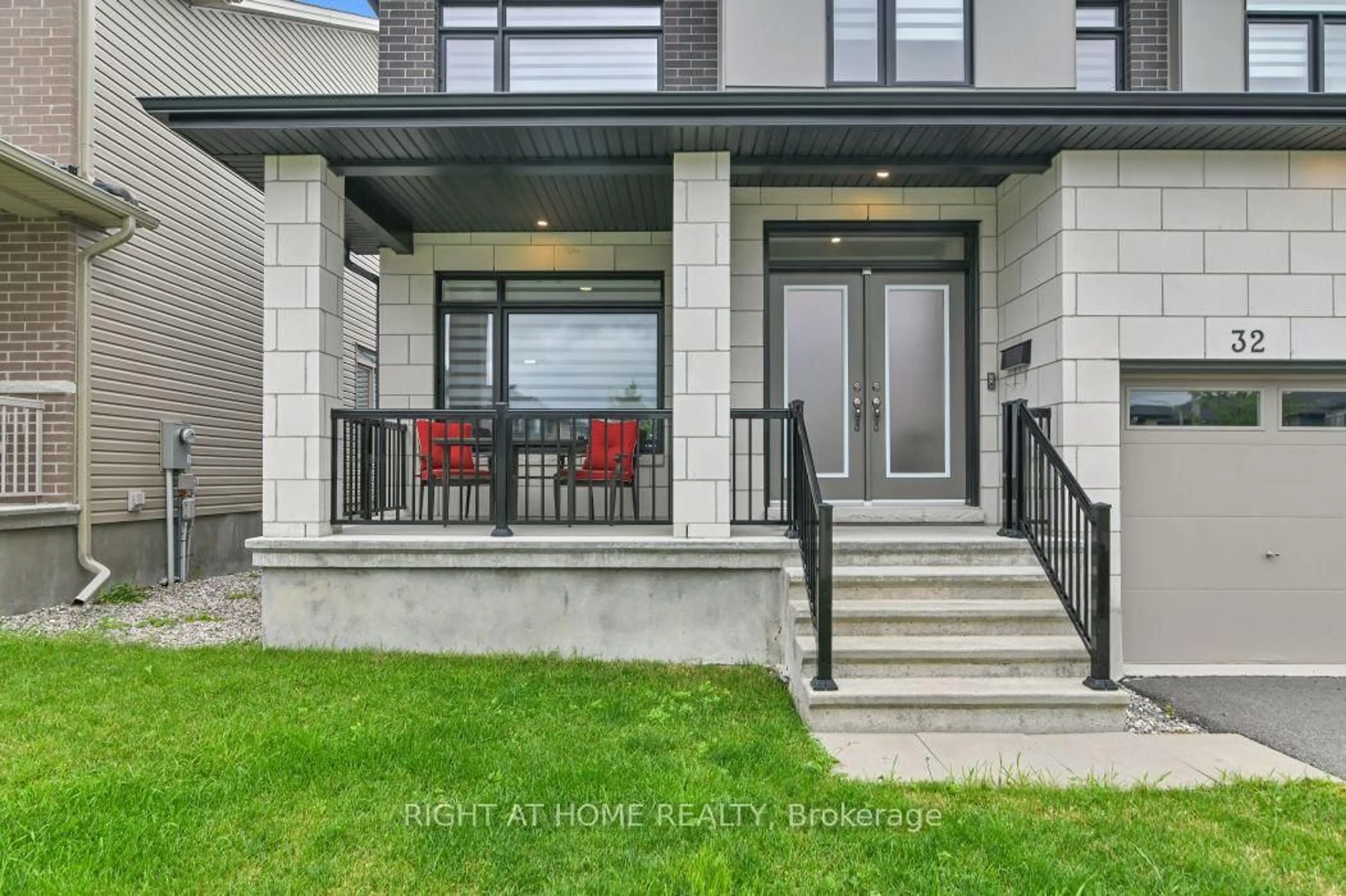 Unknown for 32 Edenbridge Crt, Orleans Ontario K1W 0P1