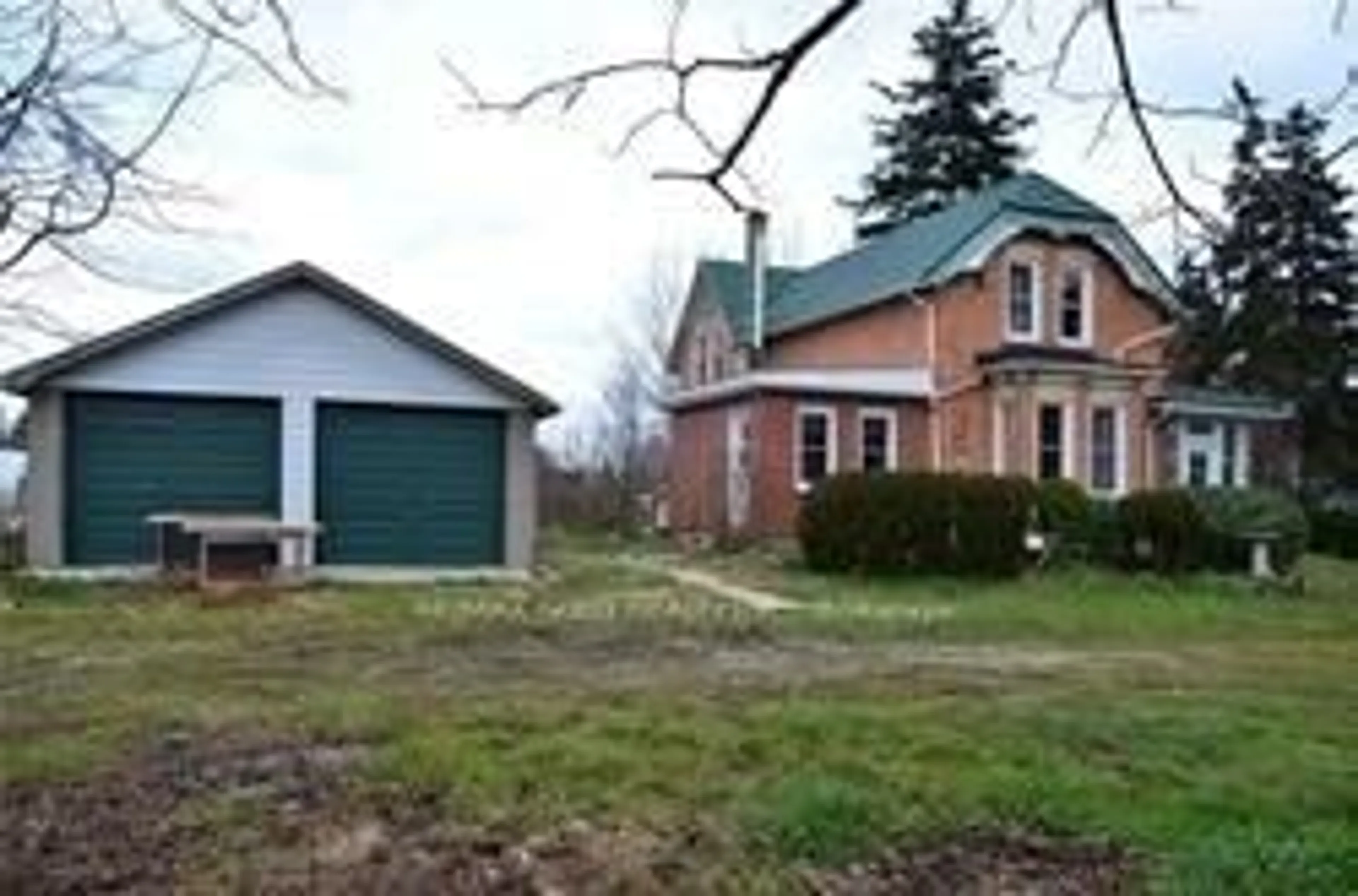 A pic from outside/outdoor area/front of a property/back of a property/a pic from drone, street for 1463 Highway 3 East, Haldimand Ontario N1A 2W7