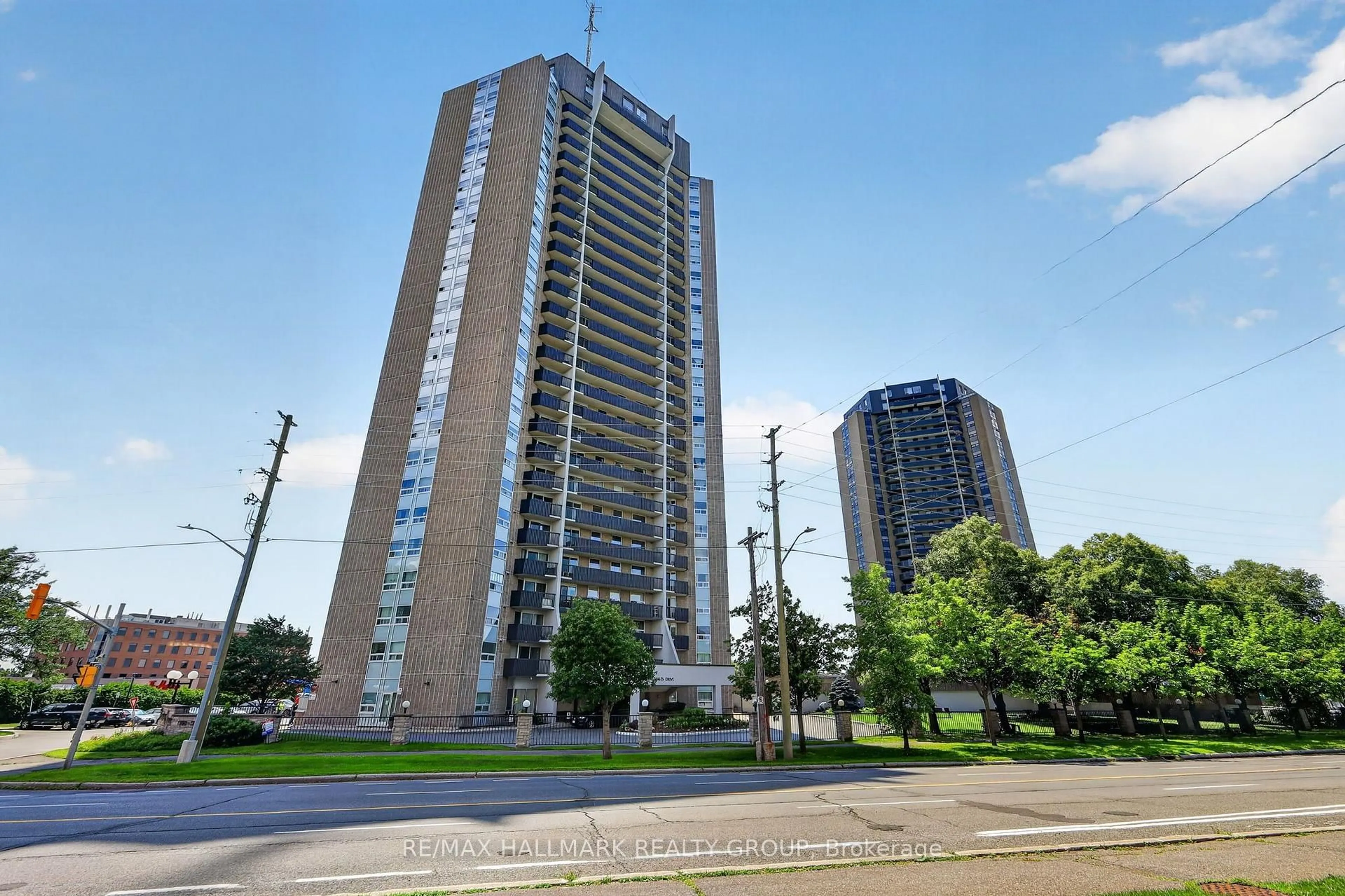 A pic from outside/outdoor area/front of a property/back of a property/a pic from drone, building for 1380 Prince of Wales Dr #703, Ottawa Ontario K2C 3N5