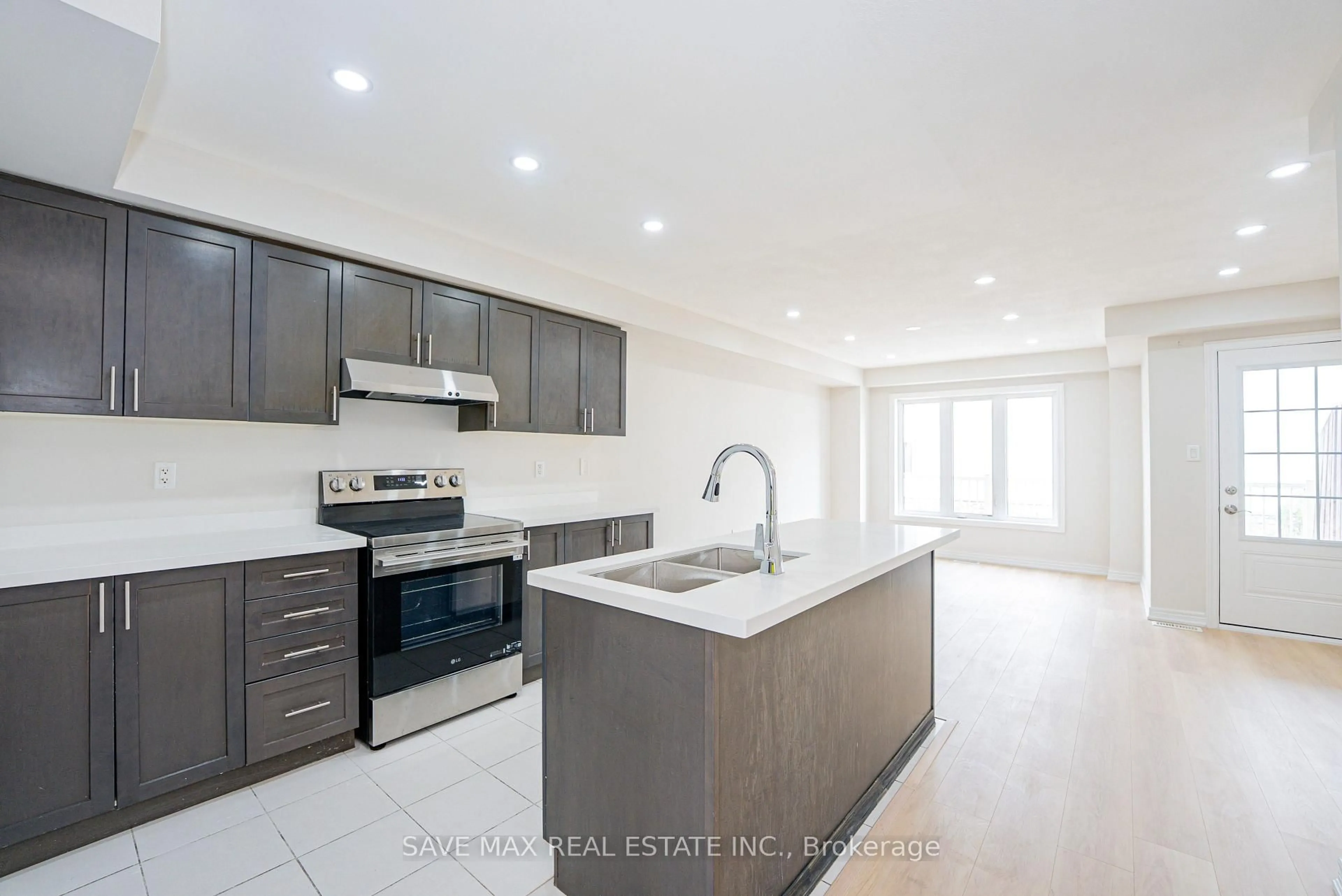 Open concept kitchen, unknown for 410 Linden Dr, Cambridge Ontario N3H 5L5