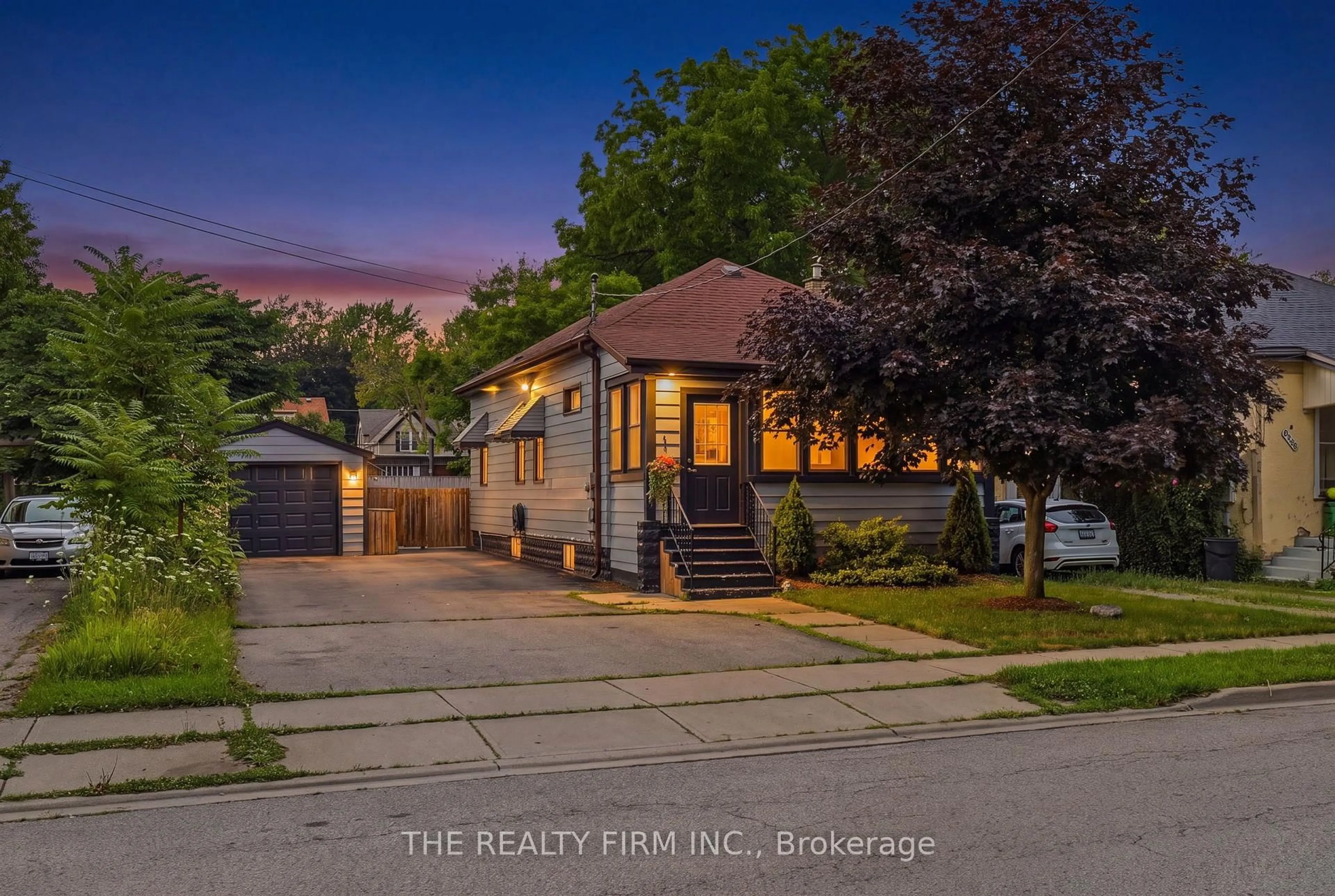 Home with brick exterior material, street for 946 Lorne Ave, London East Ontario N5W 3L1