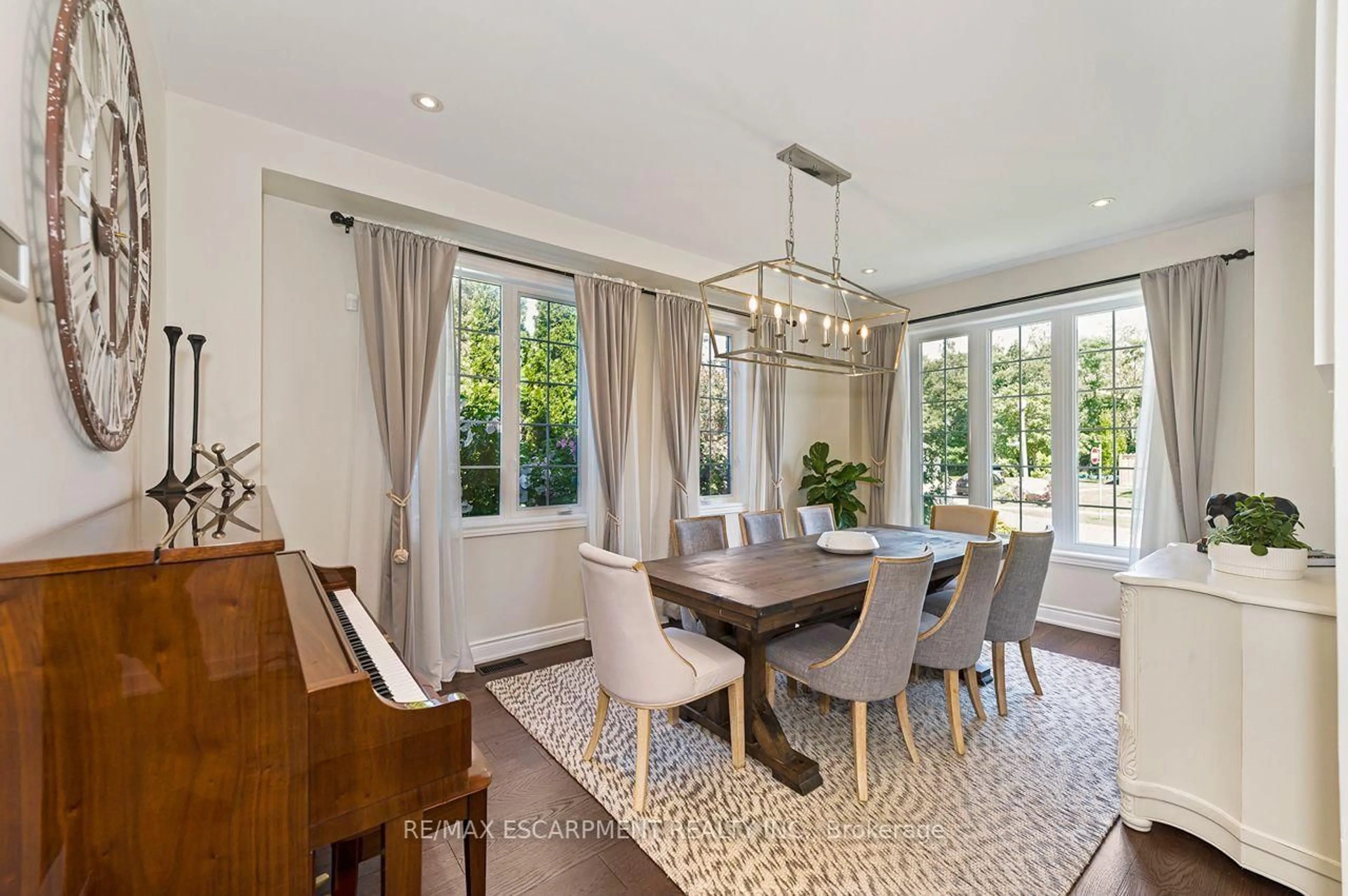 Dining room, unknown for 33 Dewsbury Way, Hamilton Ontario L8E 6C2