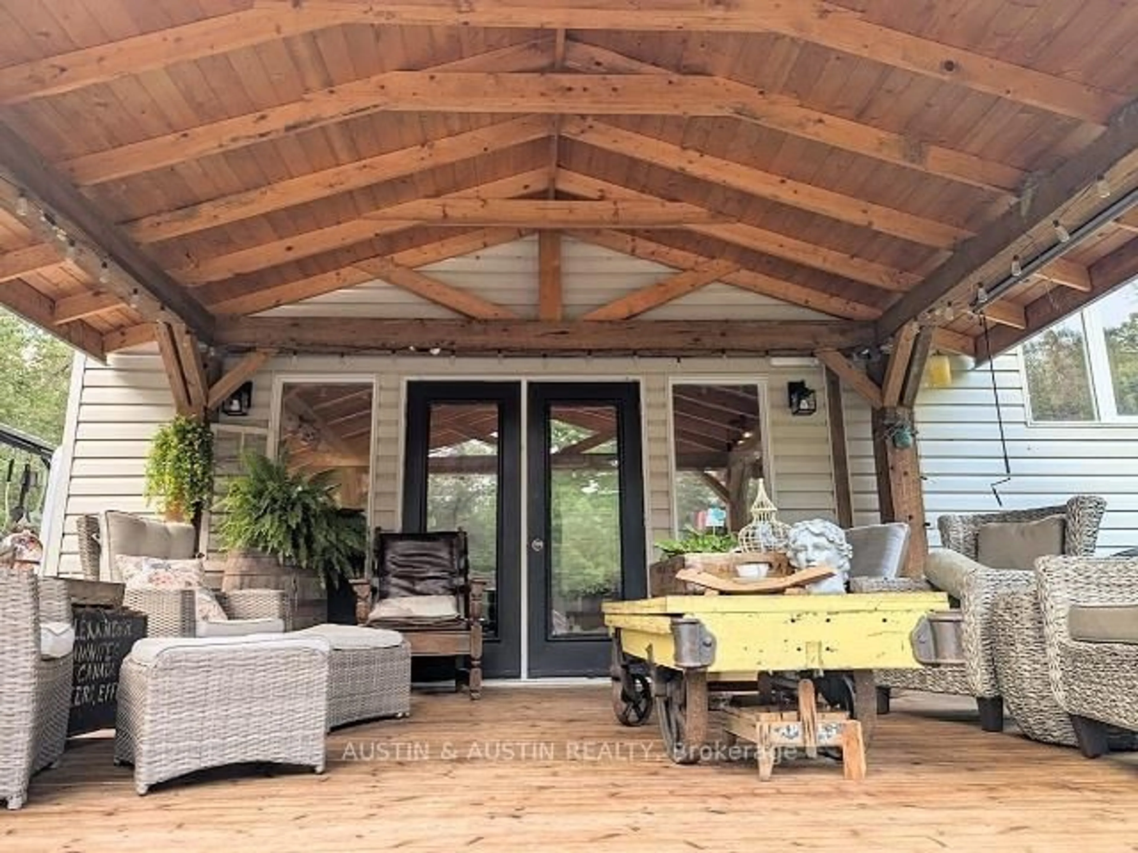 Patio, street for 9 Willow Crt, Dryden Ontario P8N 0A2
