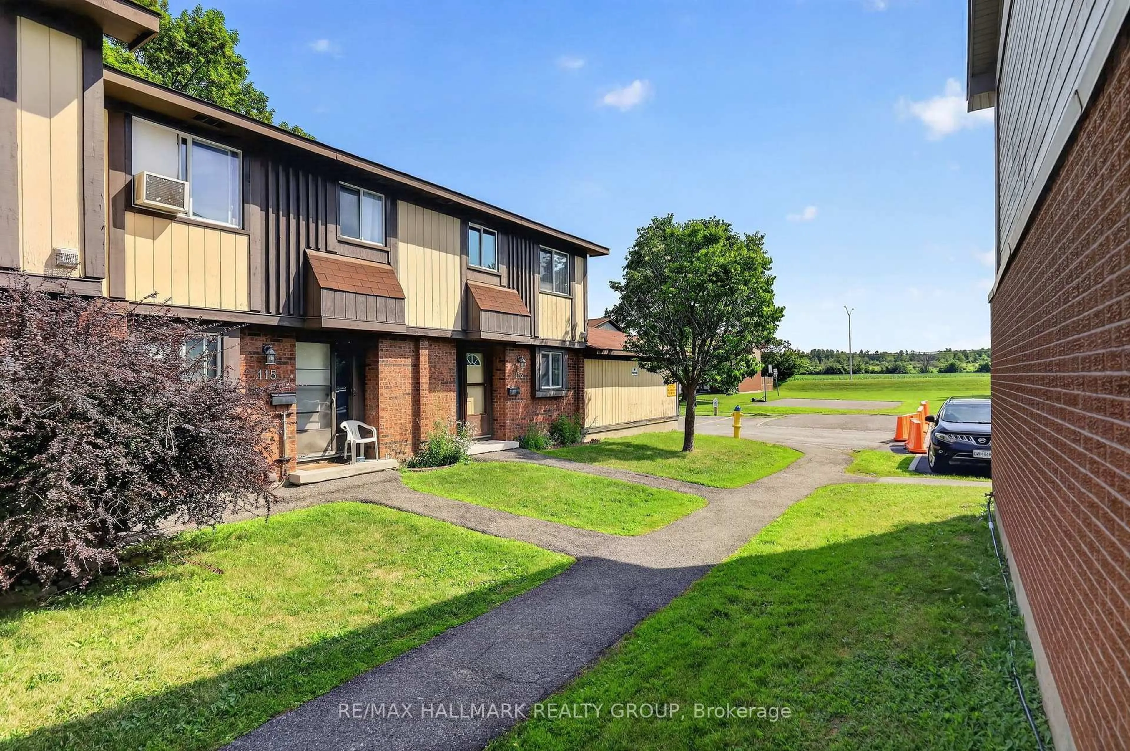 A pic from outside/outdoor area/front of a property/back of a property/a pic from drone, water/lake/river/ocean view for 113 Pickford Dr, Kanata Ontario K2L 2C3