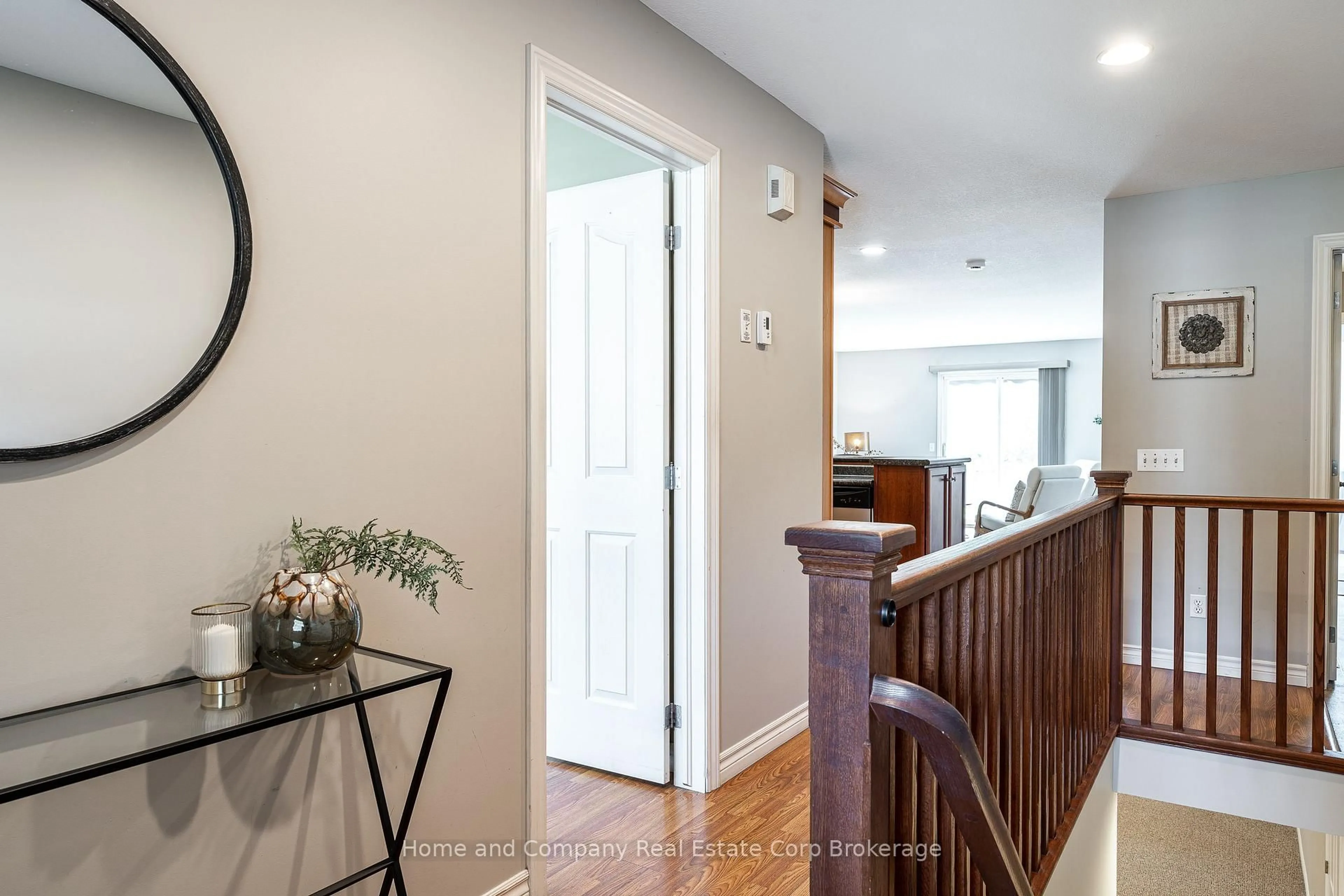 Indoor entryway for 354 Dufferin St, Stratford Ontario N5A 8B3