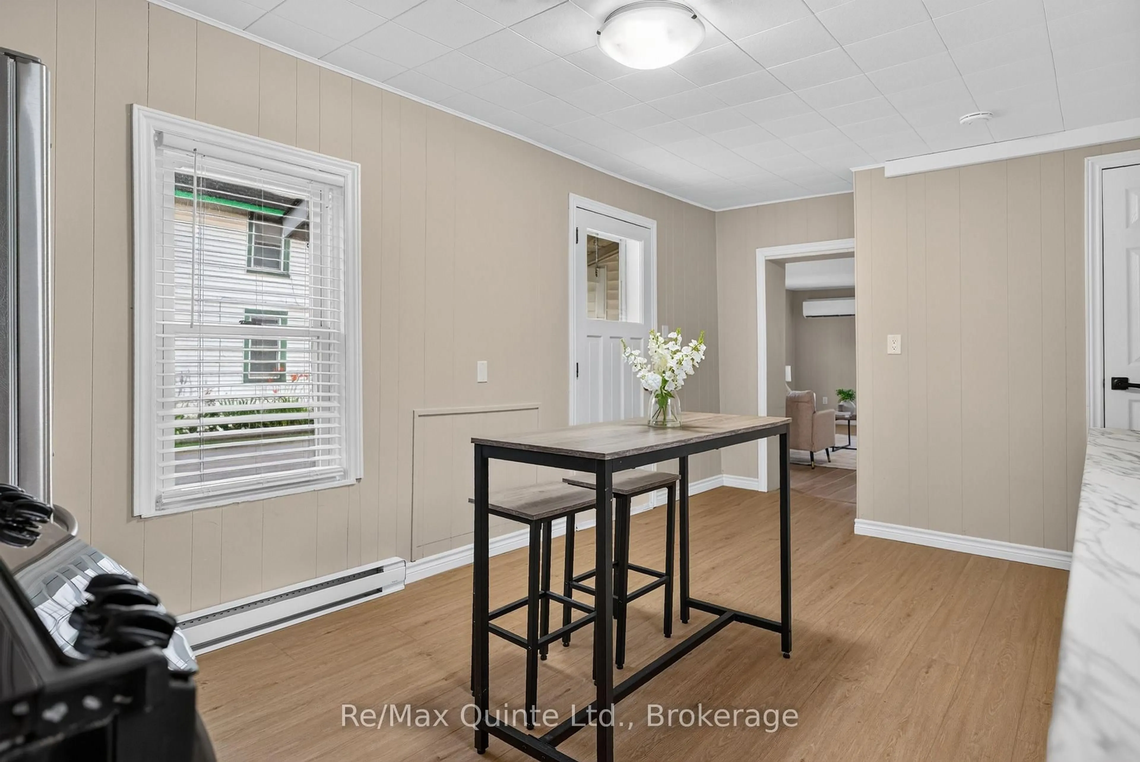 A pic of a room for 55 George St, Belleville Ontario K8N 3G7