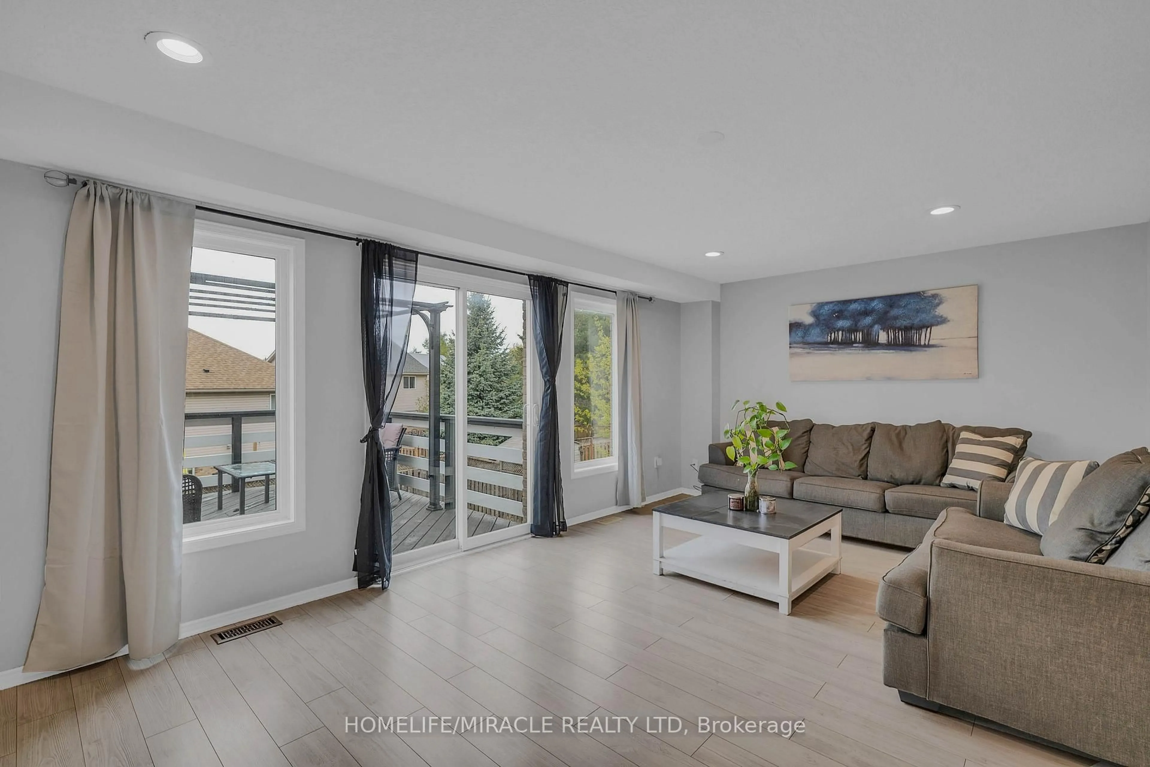 Living room with furniture, unknown for 572 Simon St, Shelburne Ontario L9V 3P6