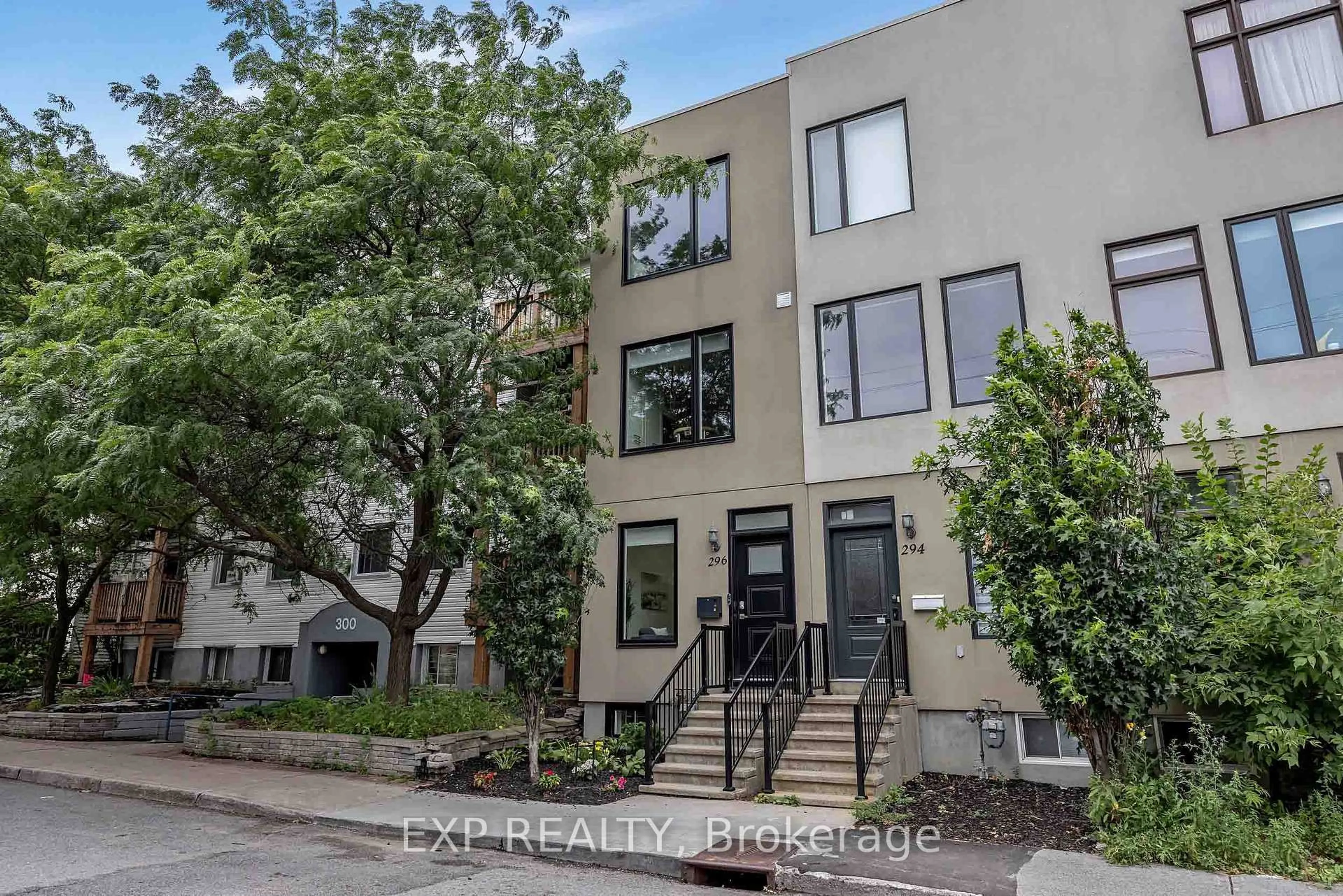 Unknown for 296 Cambridge St, Ottawa Ontario K1R 0B4