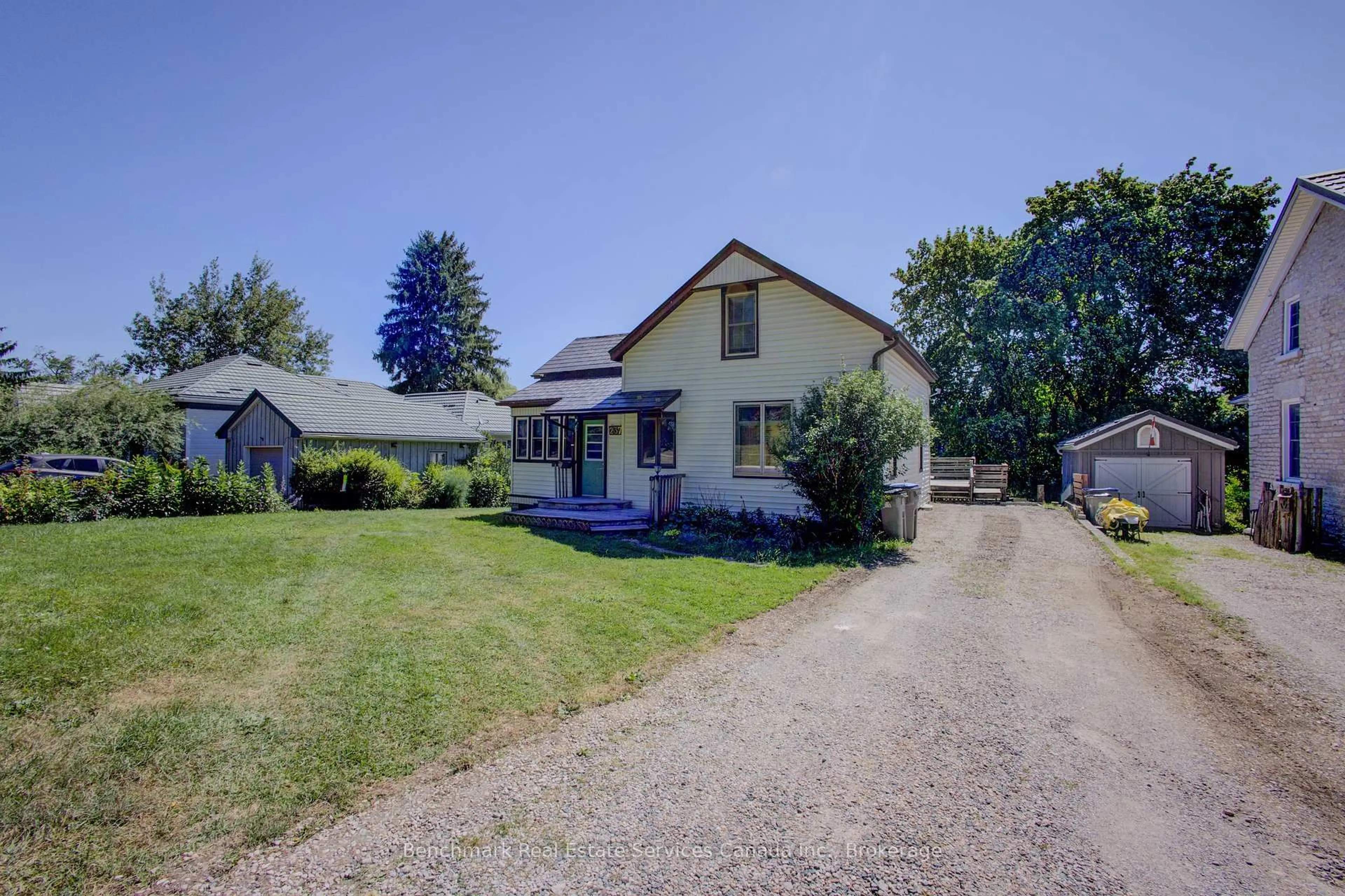 A pic from outside/outdoor area/front of a property/back of a property/a pic from drone, street for 237 Thomas St, St. Marys Ontario N4X 1C2
