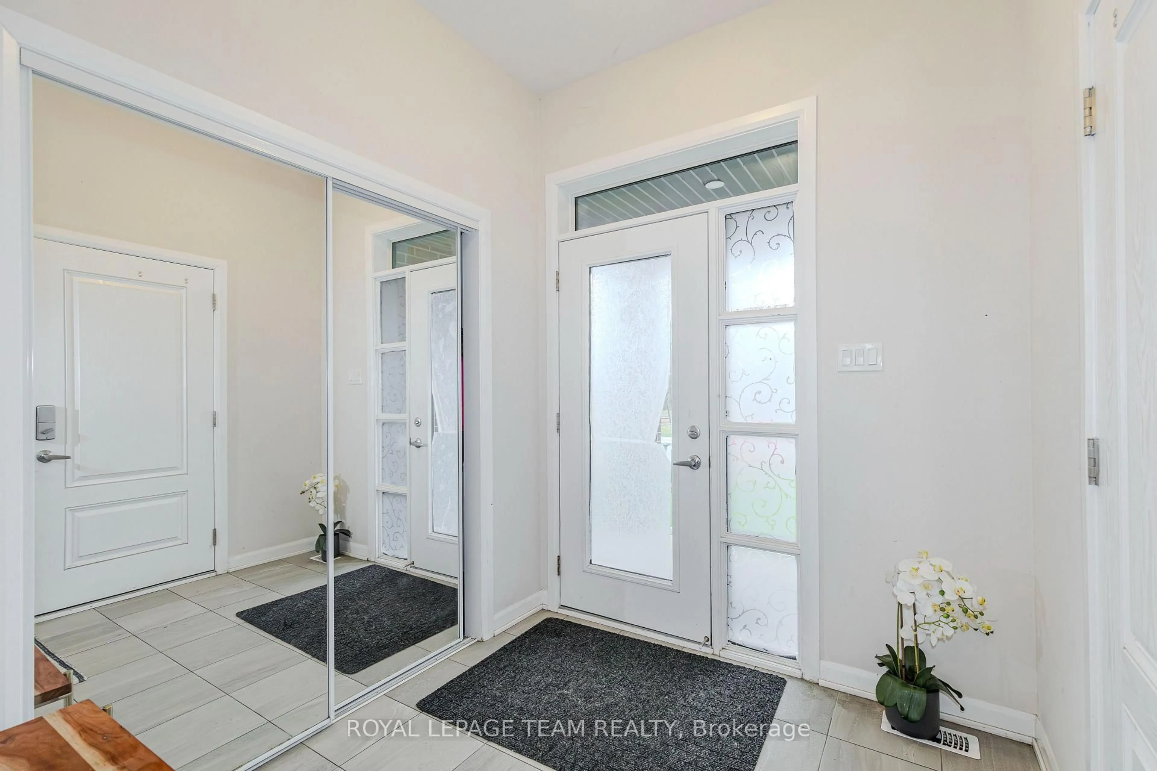 Indoor entryway for 2004 Caltra Cres, Ottawa Ontario K2J 6V4