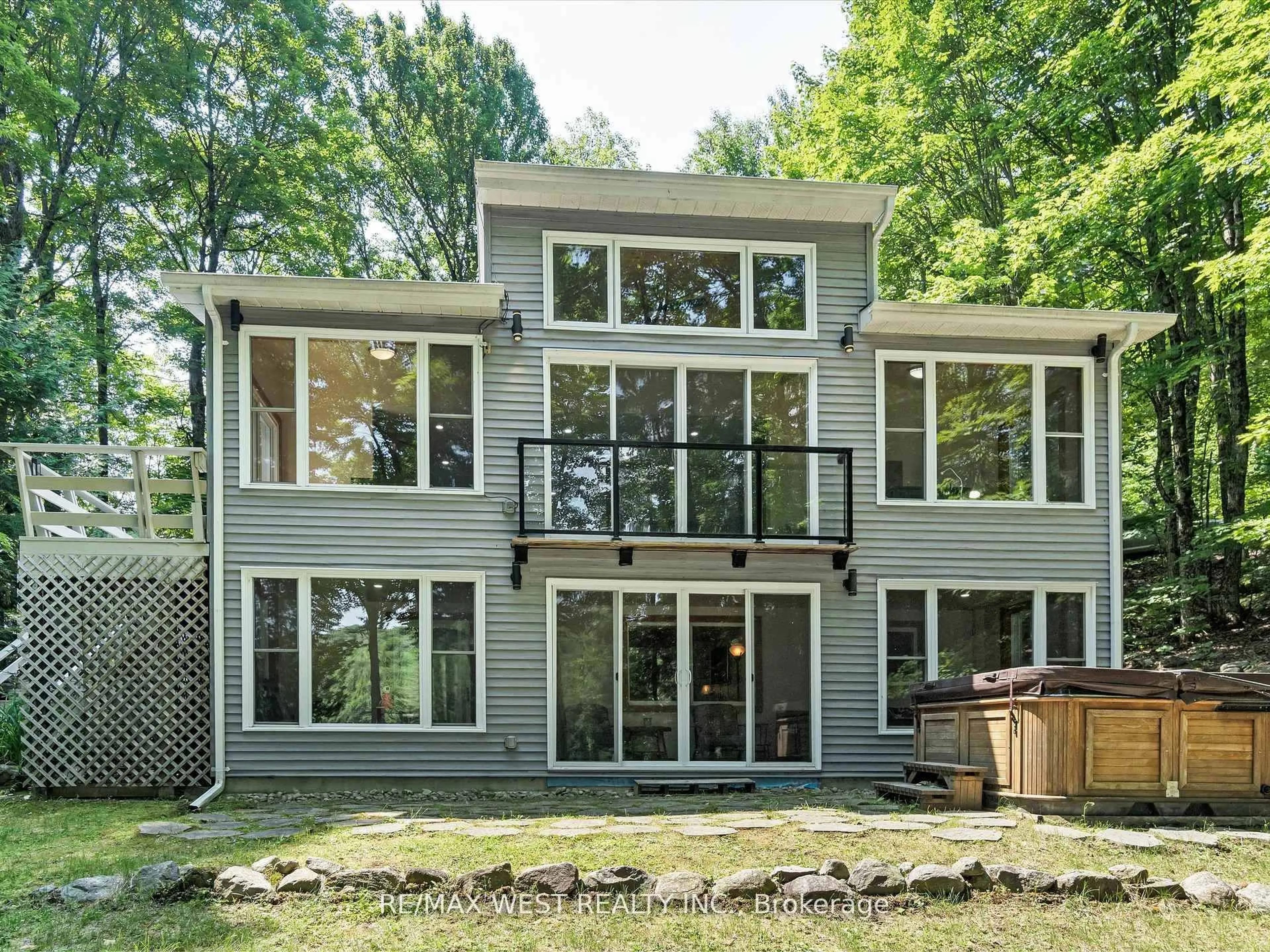 Home with brick exterior material, unknown for 1091 Mcarthur Point Rd, Lake of Bays Ontario P0B 1A0