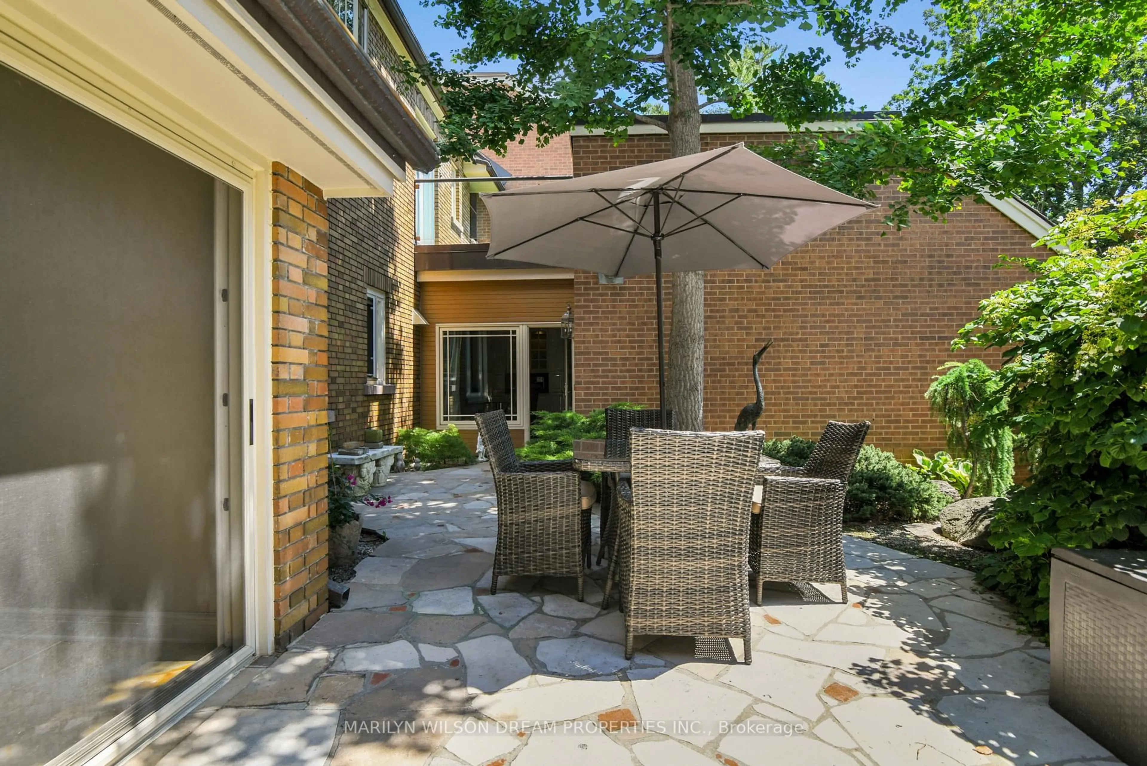 Patio, street for 864 Colonel By Dr, Ottawa Ontario K1S 5C5