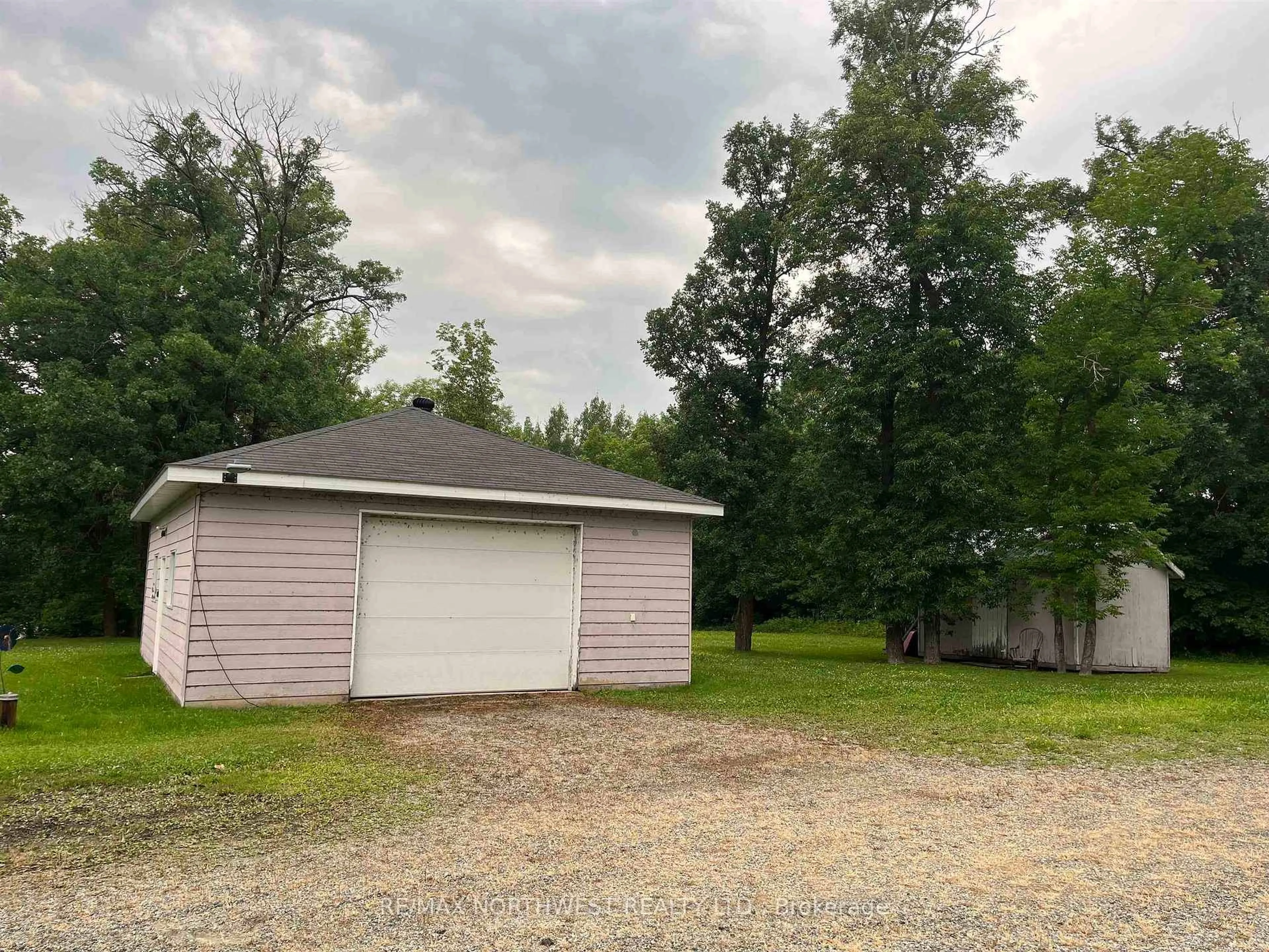 Shed for 986 HWY 11, Dawson Ontario P0W 1K0