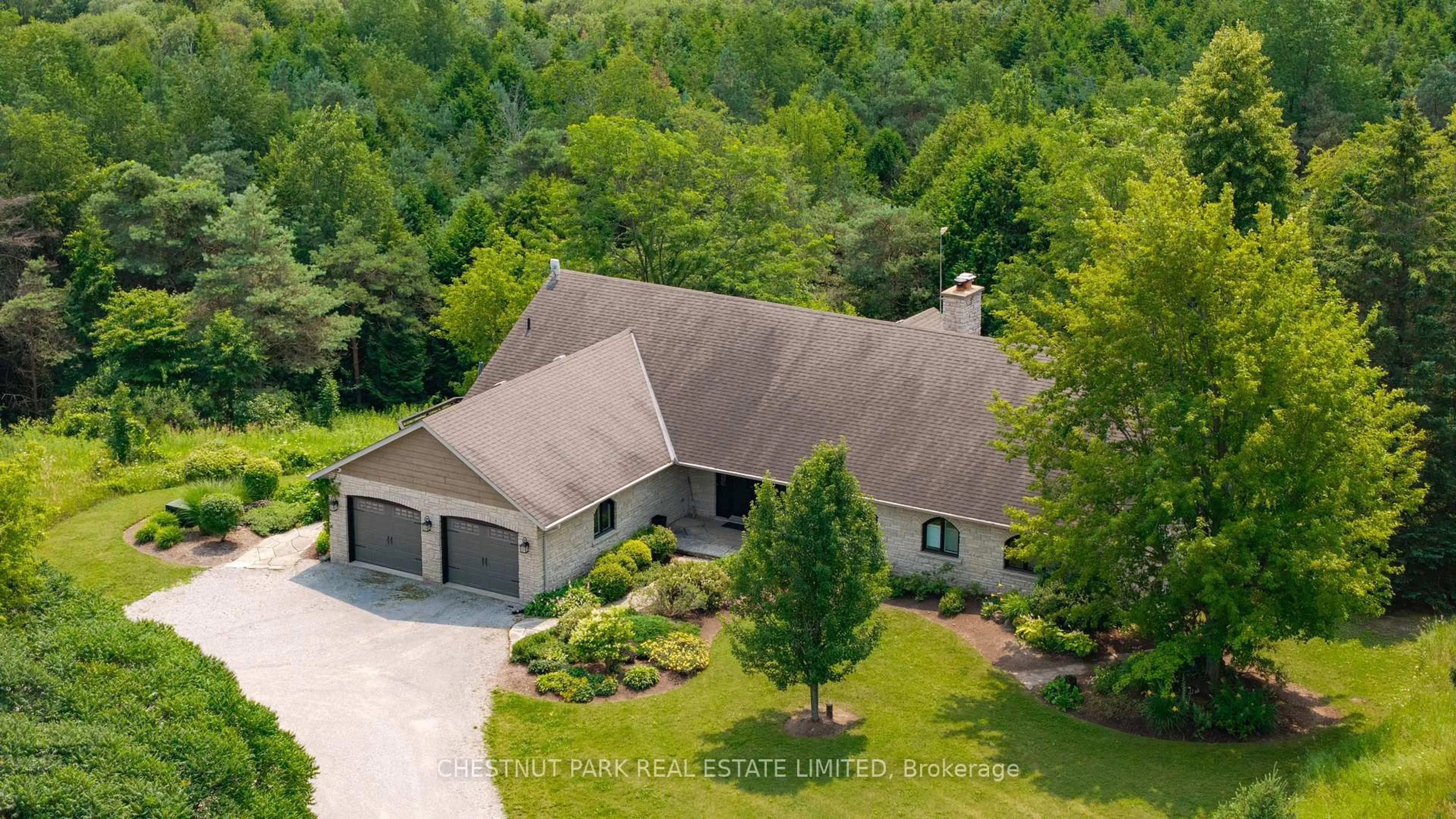 A pic from outside/outdoor area/front of a property/back of a property/a pic from drone, unknown for 286364 10th Sdrd, Mono Ontario L9W 6P7