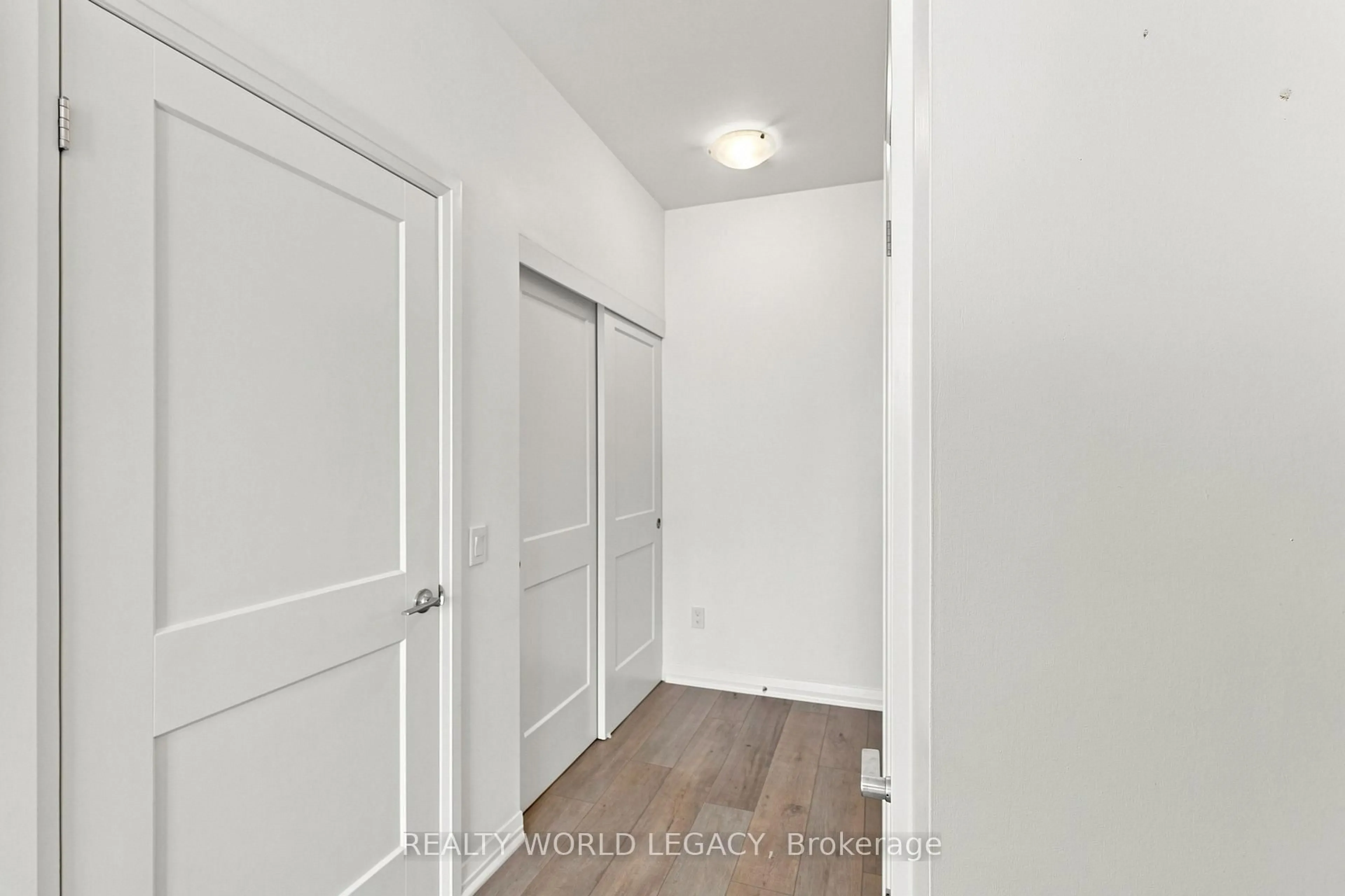 Unknown for 101 Golden Eagle Rd #215, Waterloo Ontario N2V 0H4