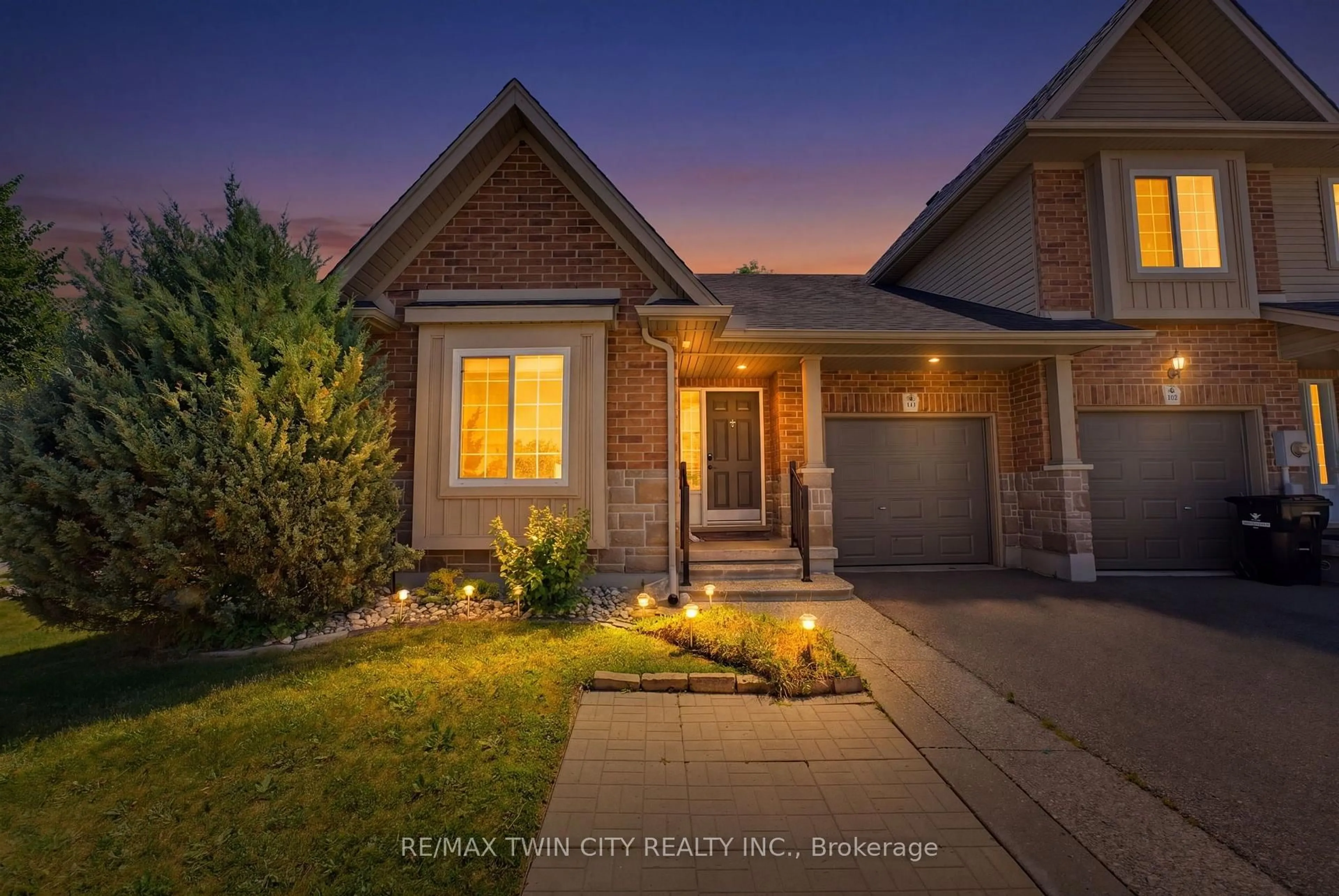 Home with brick exterior material, street for 934 Zeller Cres, Kitchener Ontario N2A 0C7
