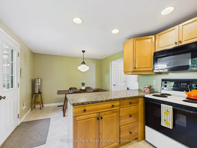 1014 Kelly Rd, Lake of Bays 5