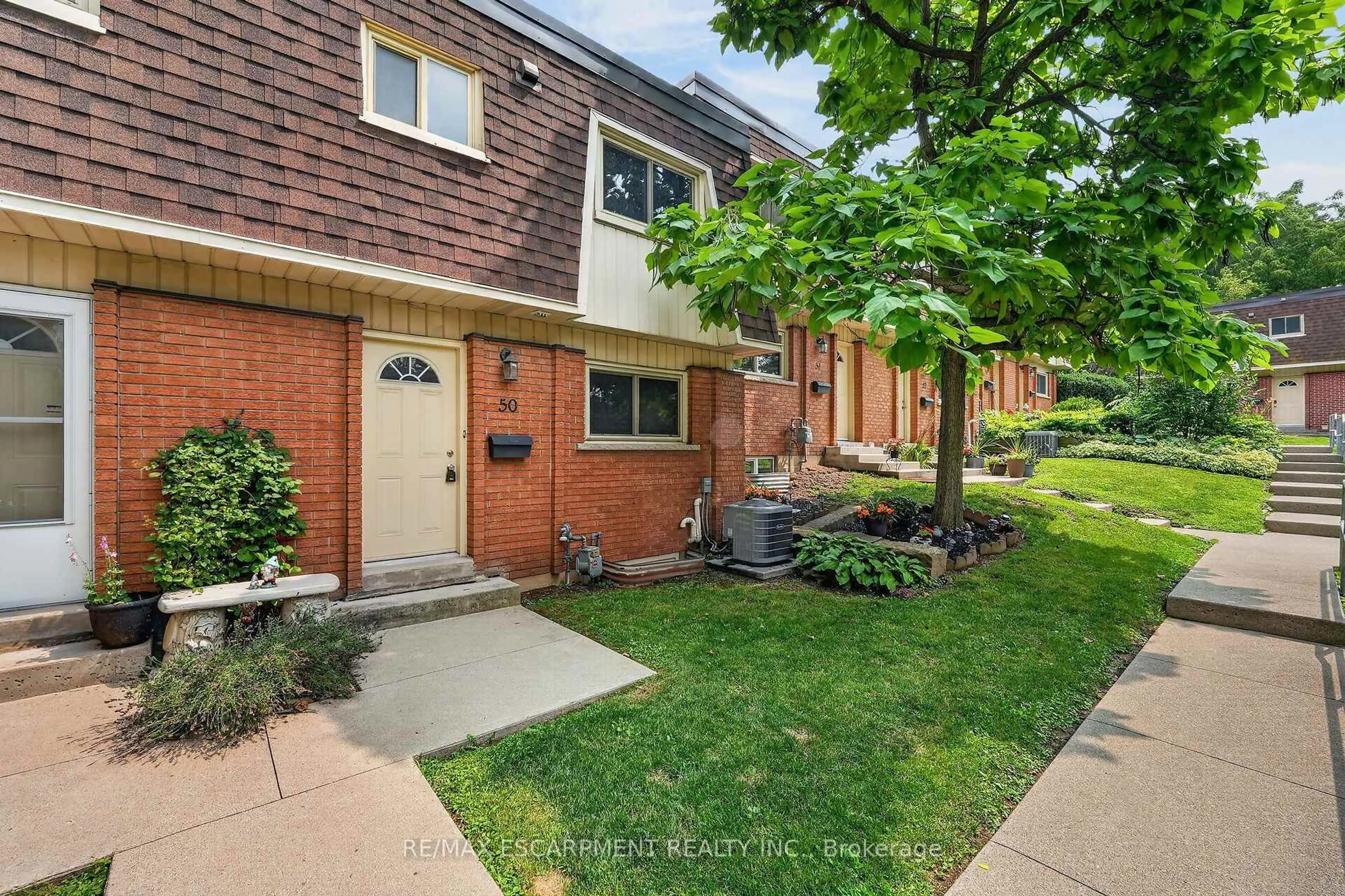 Patio, street for 125 Bonaventure Dr #50, Hamilton Ontario L9C 5Y9
