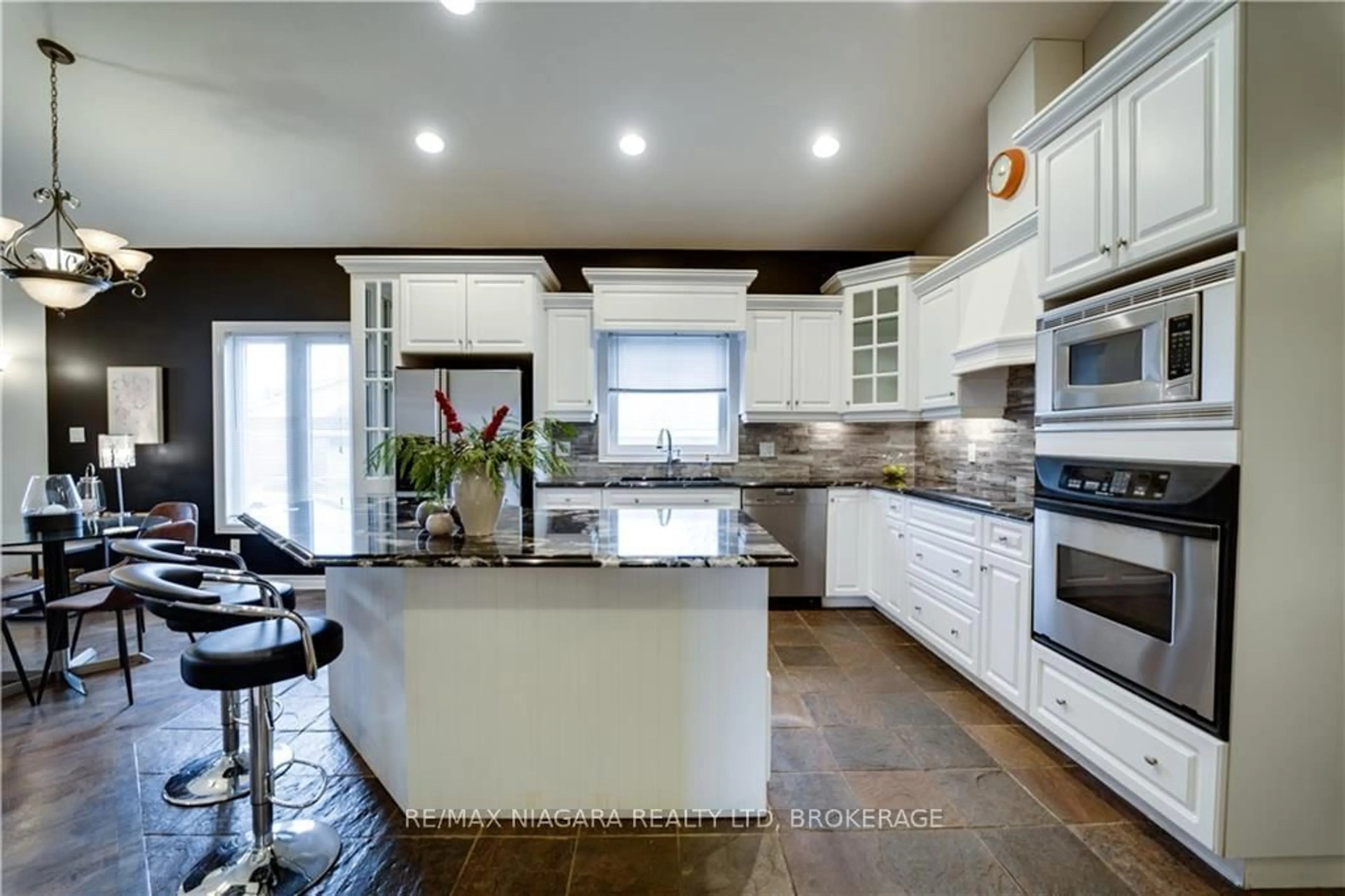 Contemporary kitchen, ceramic/tile floor for 1487 Barron Rd, Thorold Ontario L0S 1A0