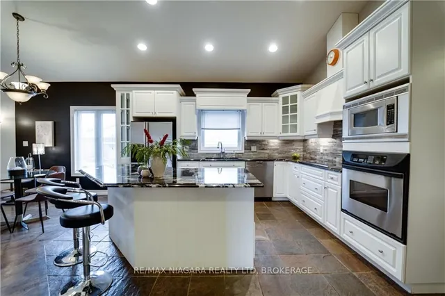 1487 Barron Rd, Thorold 3