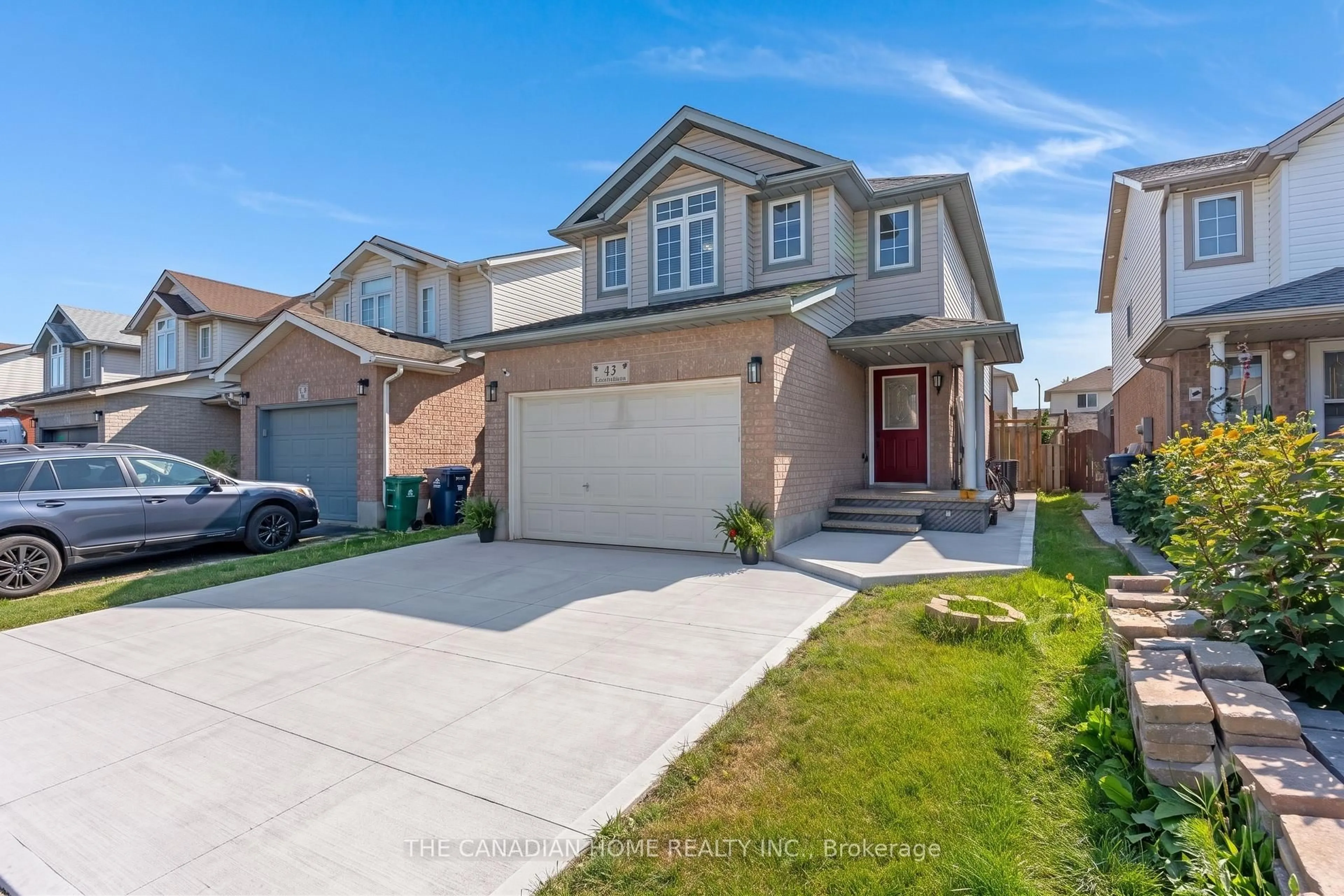 A pic from outside/outdoor area/front of a property/back of a property/a pic from drone, street for 43 Cotton Grass St St, Kitchener Ontario N2E 3T7