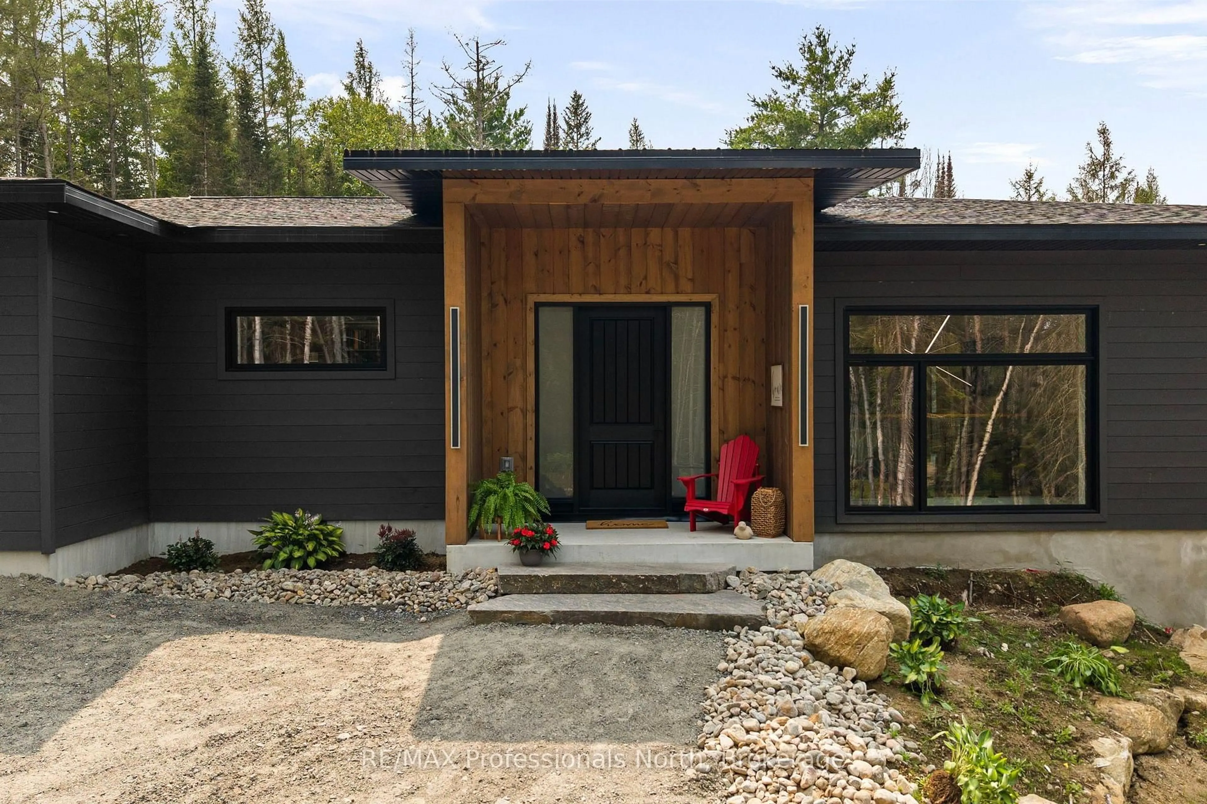 Indoor entryway for 100 Masons Rd, Perry Ontario P0A 1J0