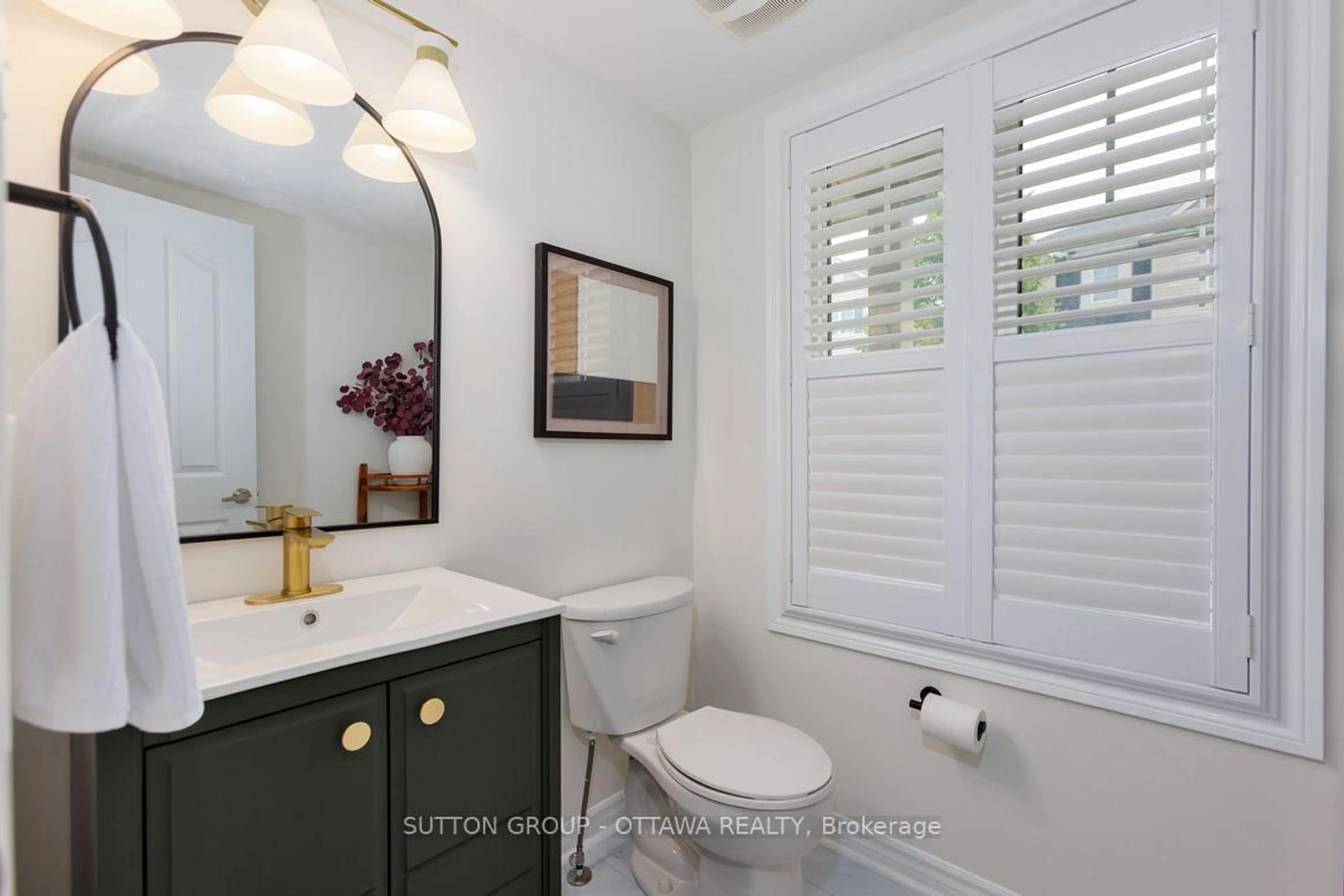 Contemporary bathroom, ceramic/tile floor for 2719 Grand Canal St, Ottawa Ontario K2J 0R9