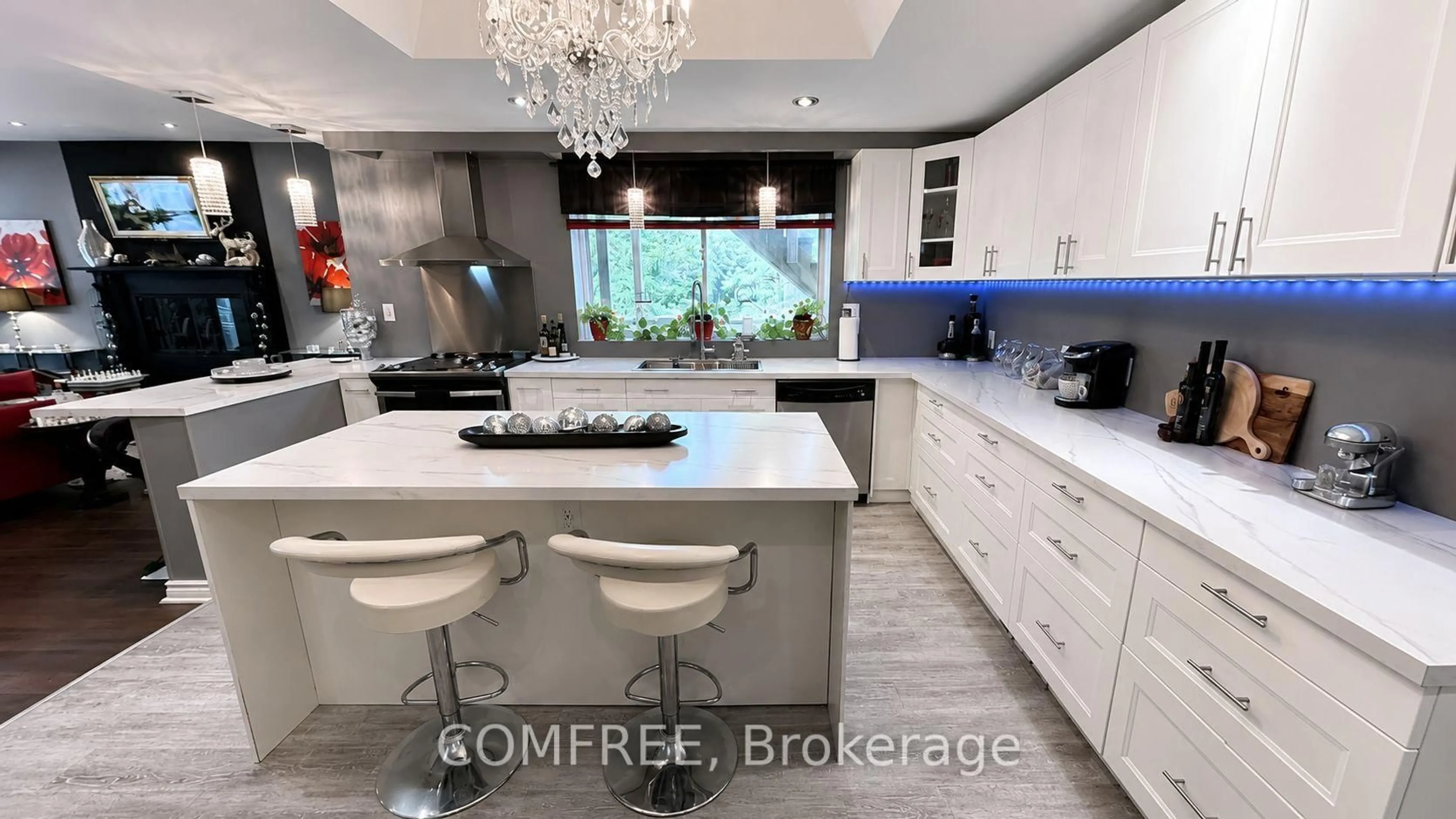 Contemporary kitchen, ceramic/tile floor for 8950 Brown Rd, Niagara Falls Ontario L2E 6V5