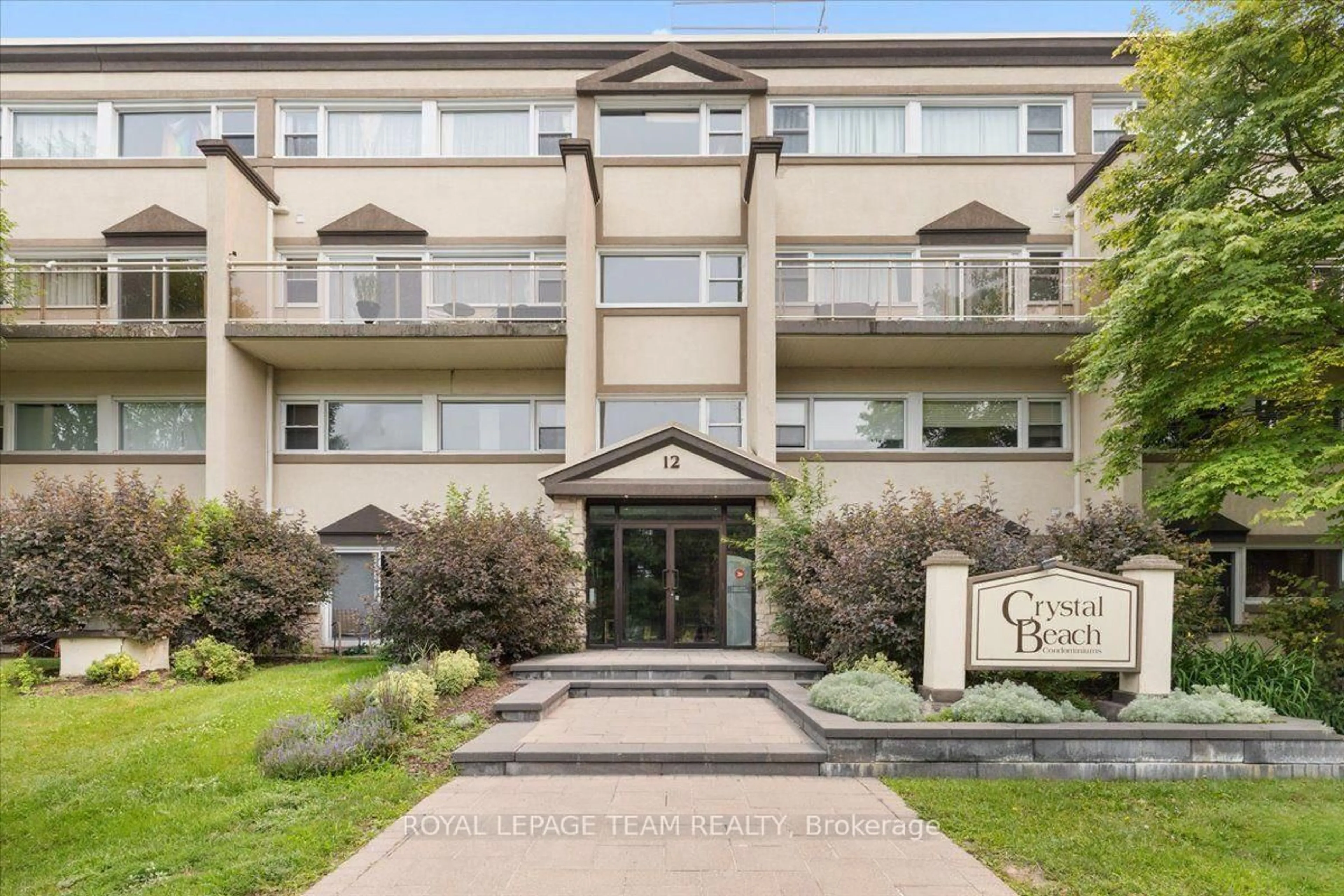 Indoor foyer for 12 Corkstown Rd #201, Ottawa Ontario K2H 5B3