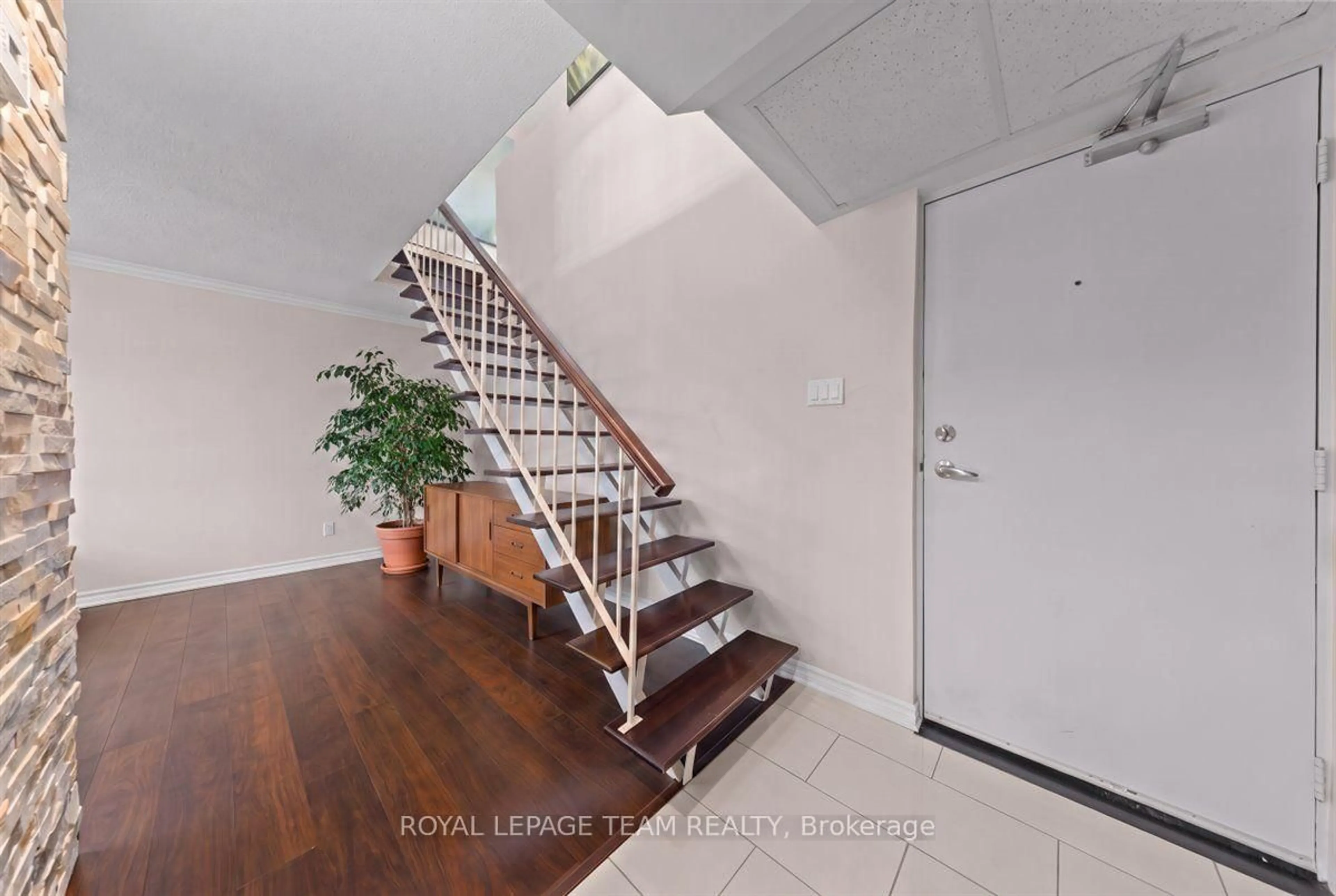 Unknown for 12 Corkstown Rd #201, Ottawa Ontario K2H 5B3