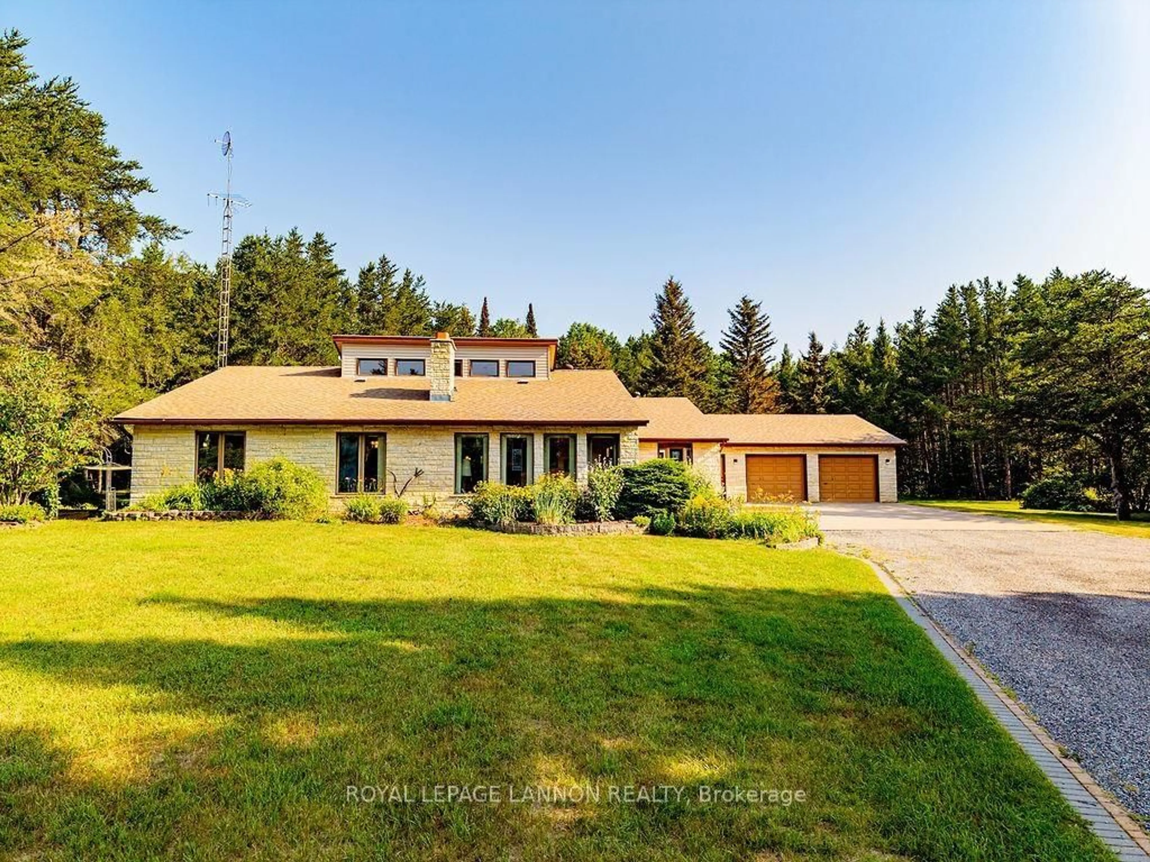 A pic from outside/outdoor area/front of a property/back of a property/a pic from drone, unknown for 4600 Mapleward Rd., Thunder Bay Ontario P7G 1T2
