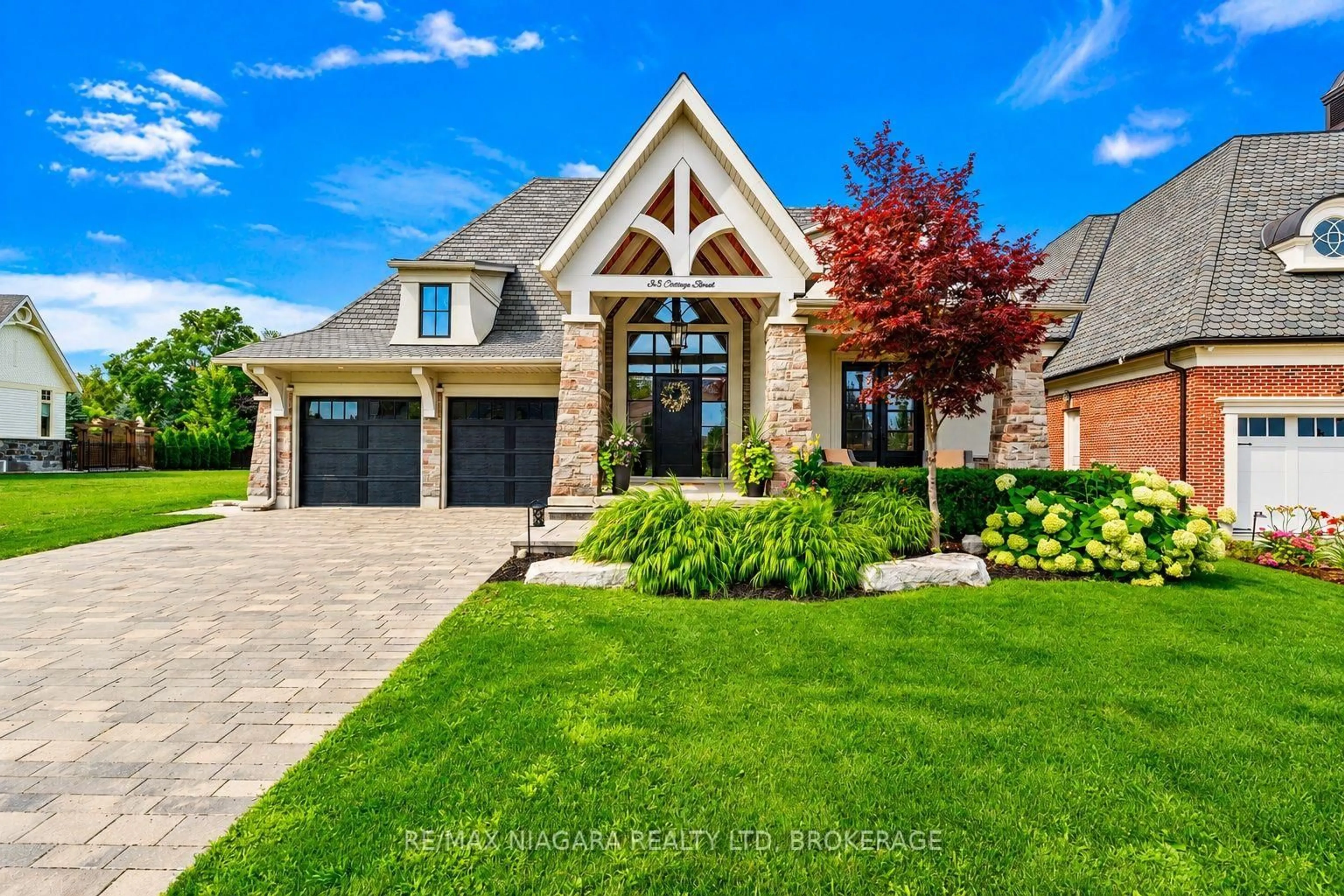 Home with brick exterior material, street for 33 Cottage St, Niagara-on-the-Lake Ontario L0S 1J0