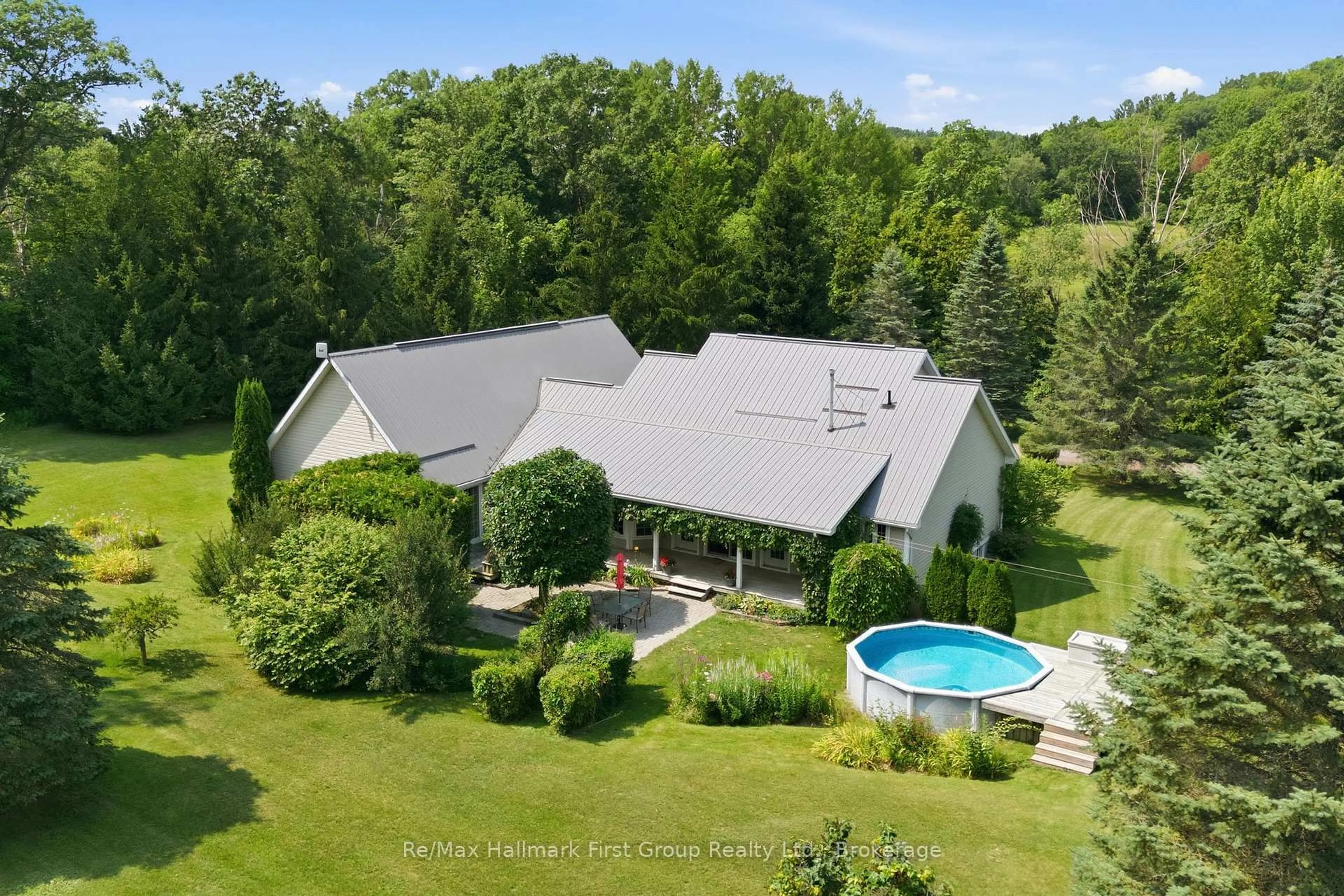 A pic from outside/outdoor area/front of a property/back of a property/a pic from drone, water/lake/river/ocean view for 155 Whitehead St, Alderville First Nation Ontario K0K 2G0