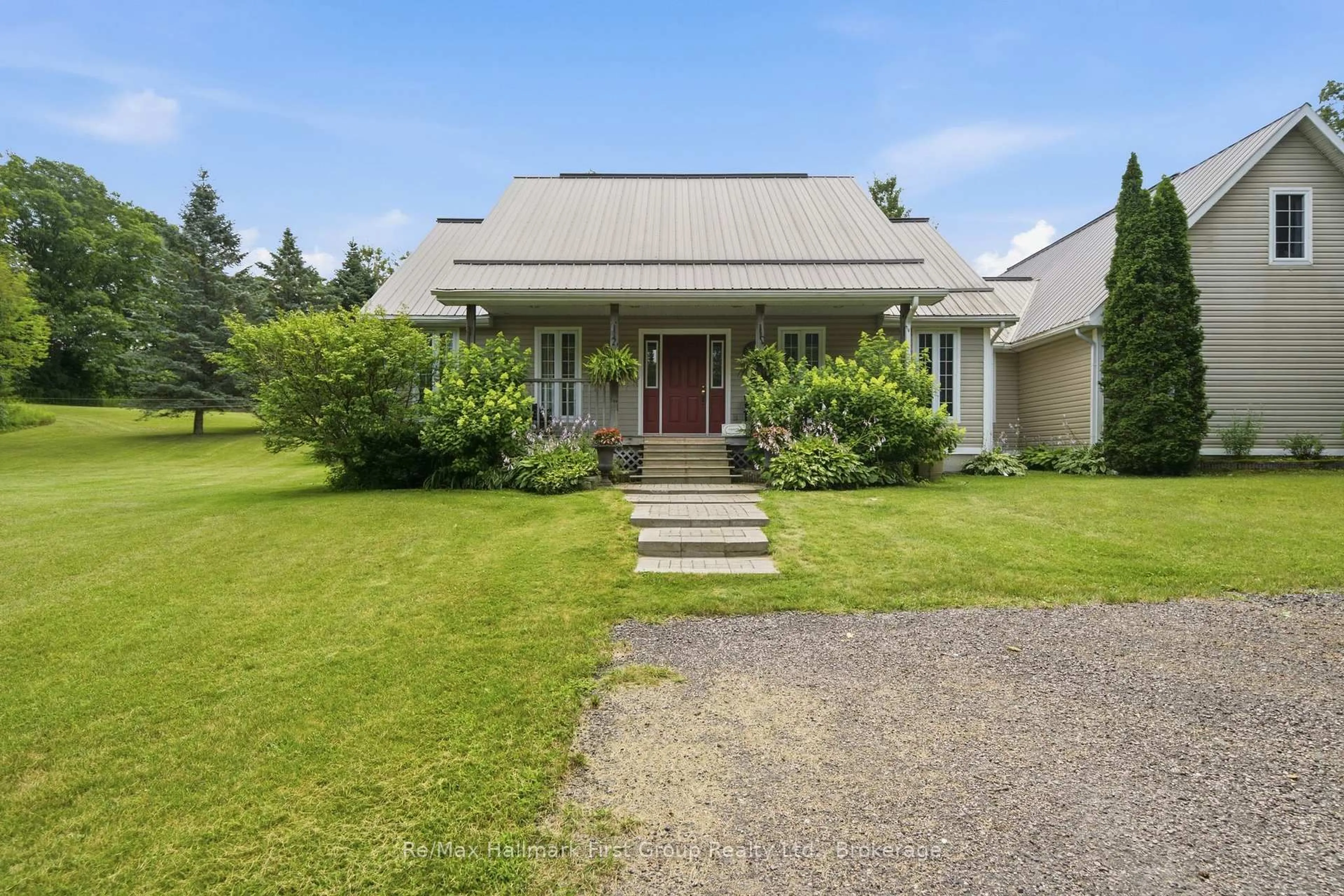 A pic from outside/outdoor area/front of a property/back of a property/a pic from drone, street for 155 Whitehead St, Alderville First Nation Ontario K0K 2G0