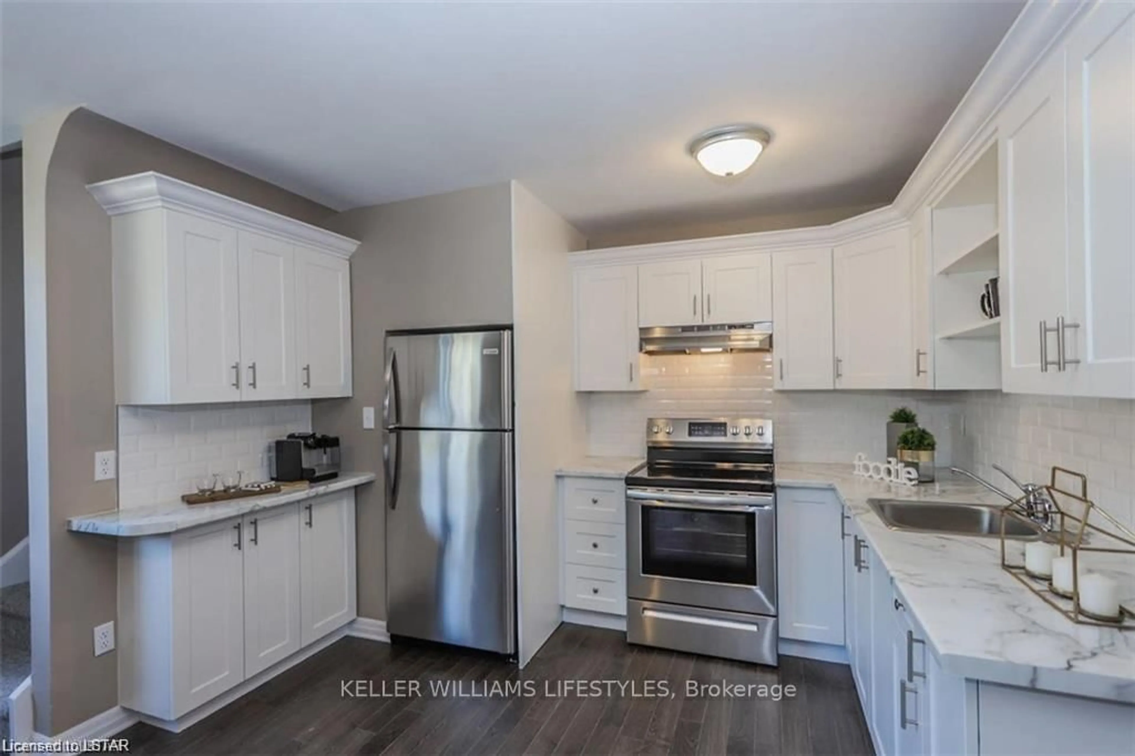 Standard kitchen, unknown for 61-63 DILLABOUGH St, London East Ontario N5Z 2B9