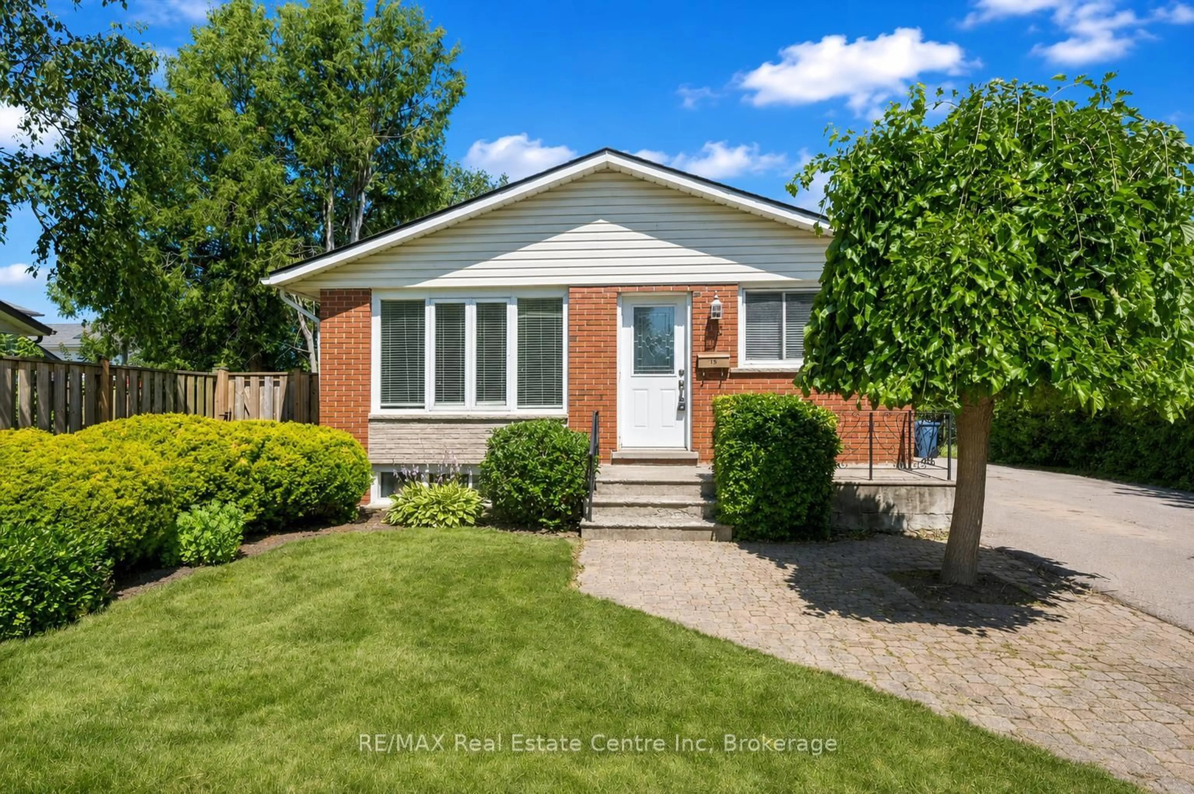 Home with vinyl exterior material, street for 95 MOUNTFORD Dr, Guelph Ontario N1E 6E7