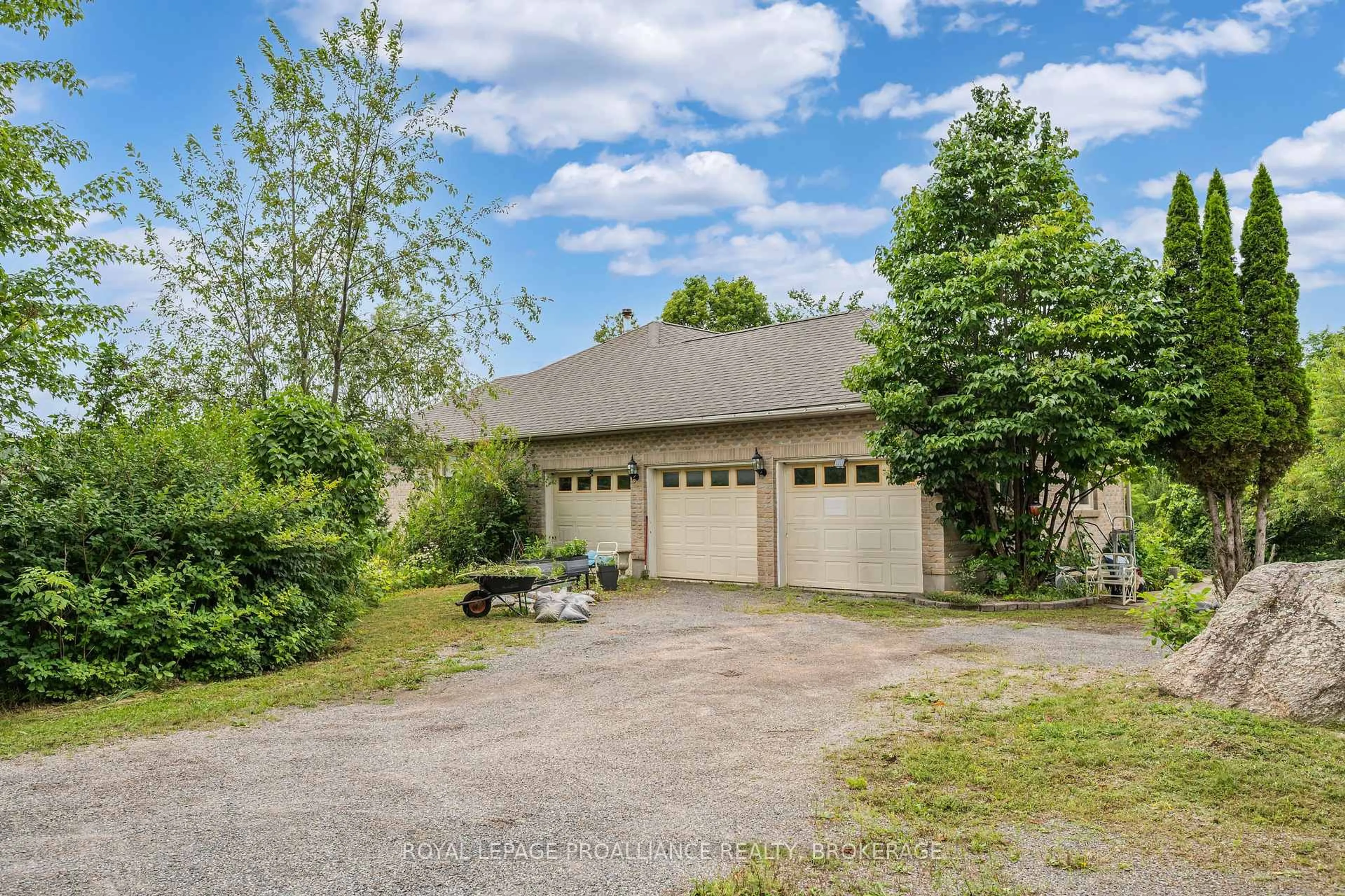 A pic from outside/outdoor area/front of a property/back of a property/a pic from drone, unknown for 3570 Desert Lake Rd, Verona Ontario K0H 2W0