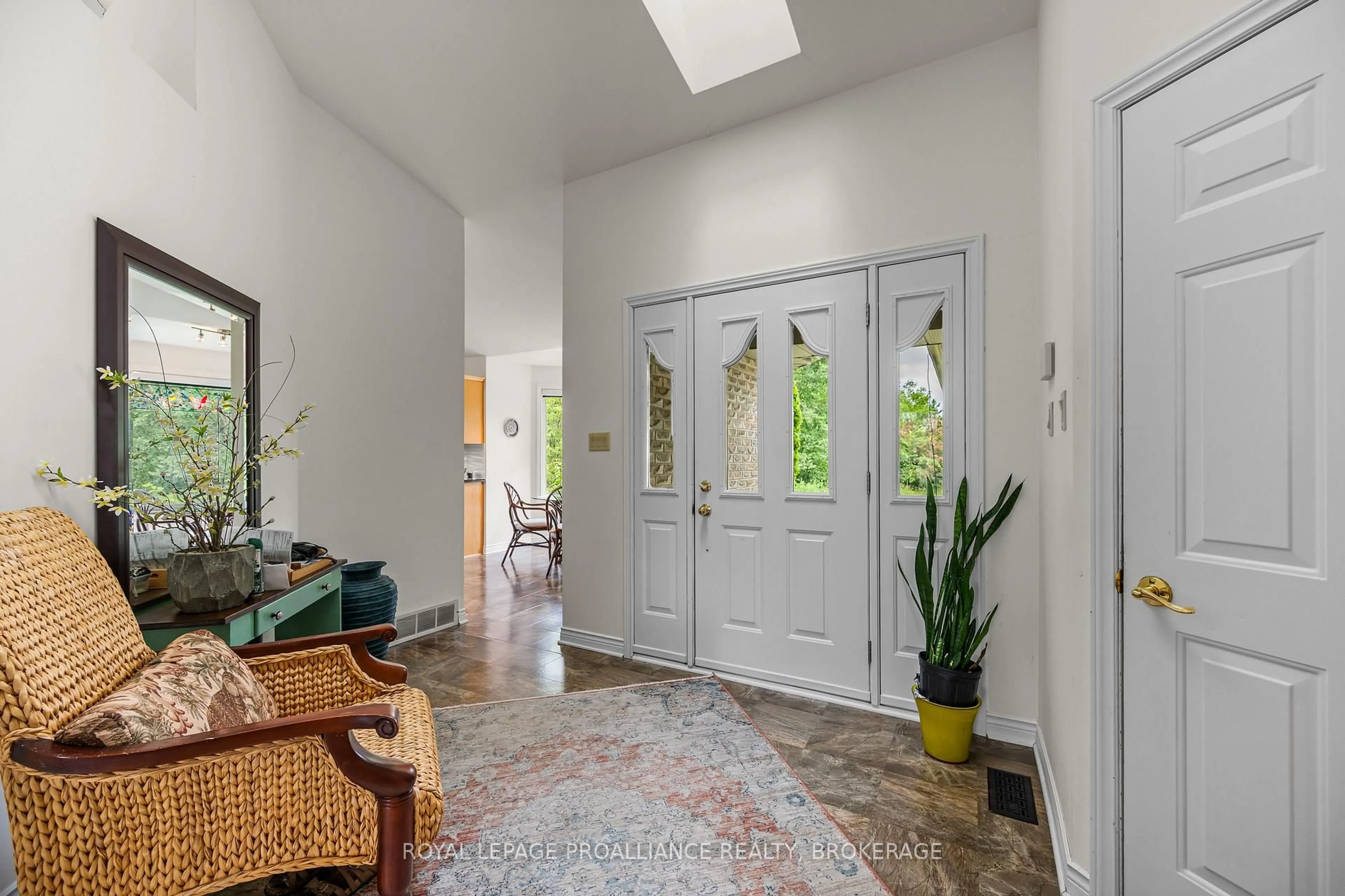 Indoor entryway for 3570 Desert Lake Rd, Verona Ontario K0H 2W0